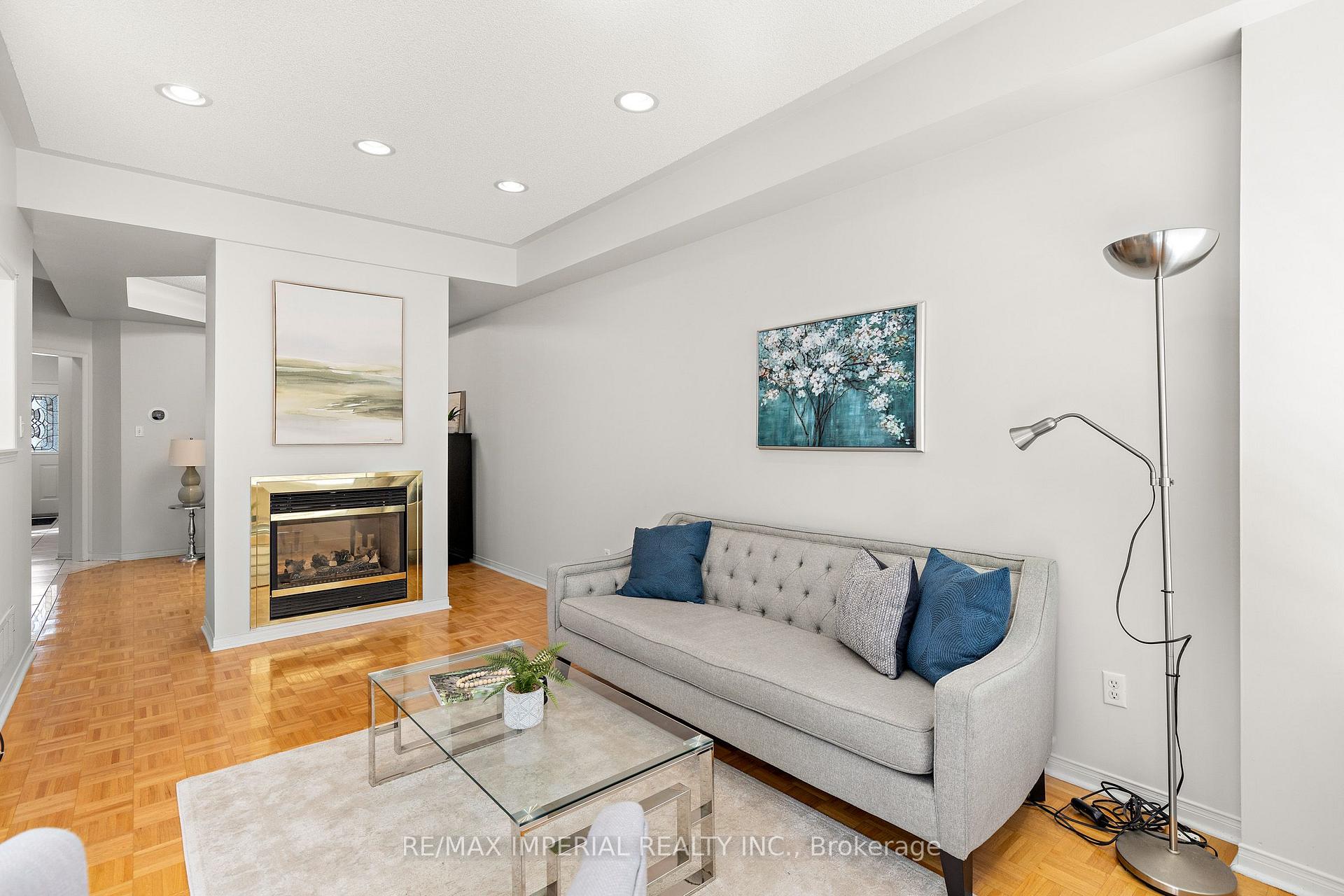 Photo 8 of 145 Blue Willow Drive, Vaughan, East Woodbridge — HOMEH