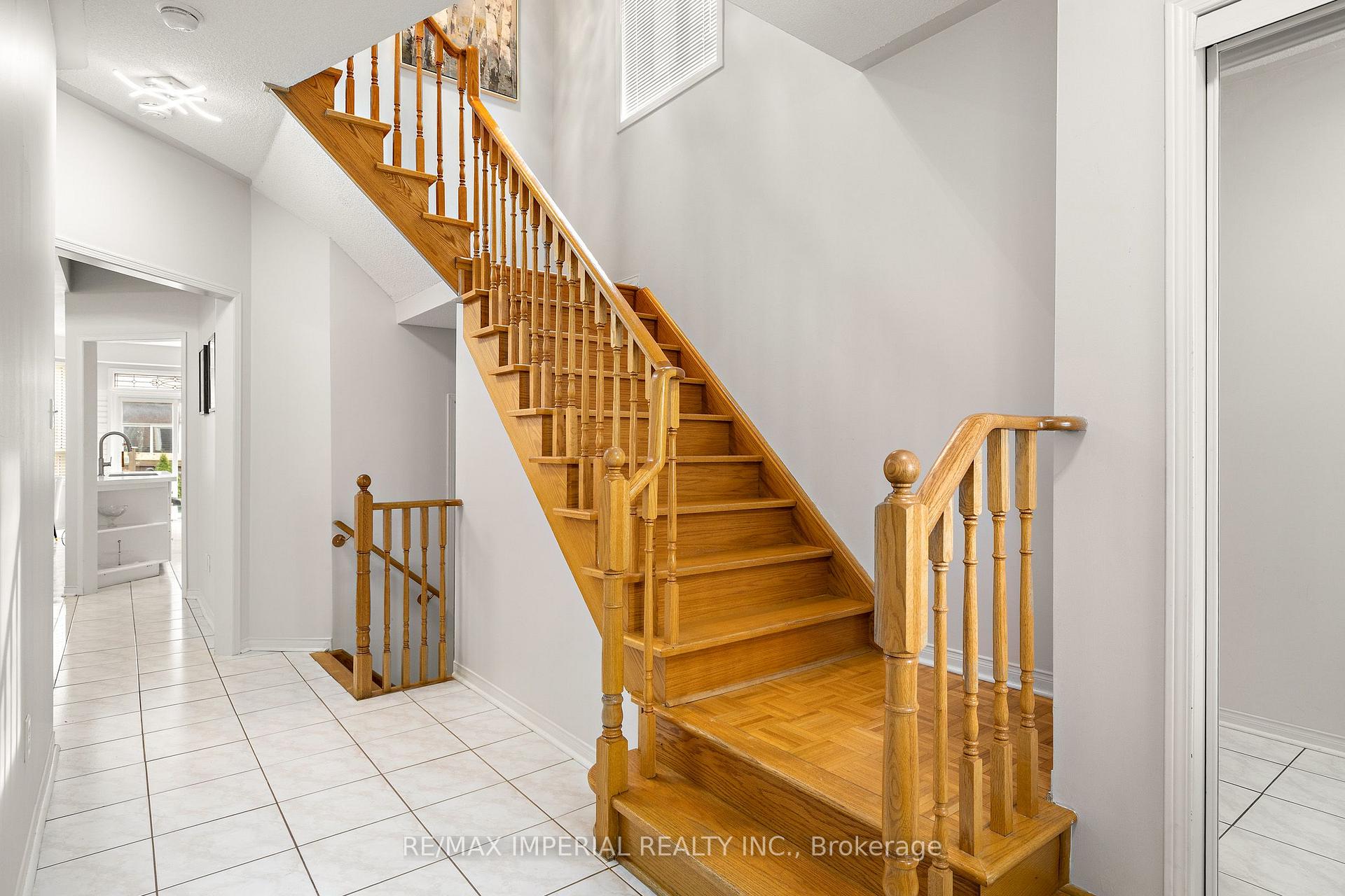Photo 16 of 145 Blue Willow Drive, Vaughan, East Woodbridge — HOMEH