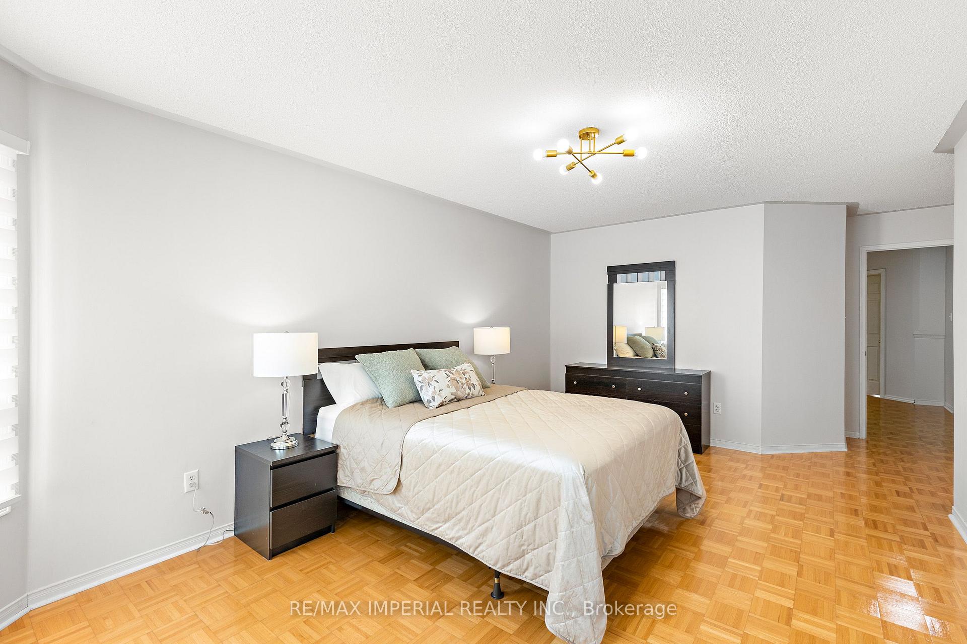 Photo 20 of 145 Blue Willow Drive, Vaughan, East Woodbridge — HOMEH