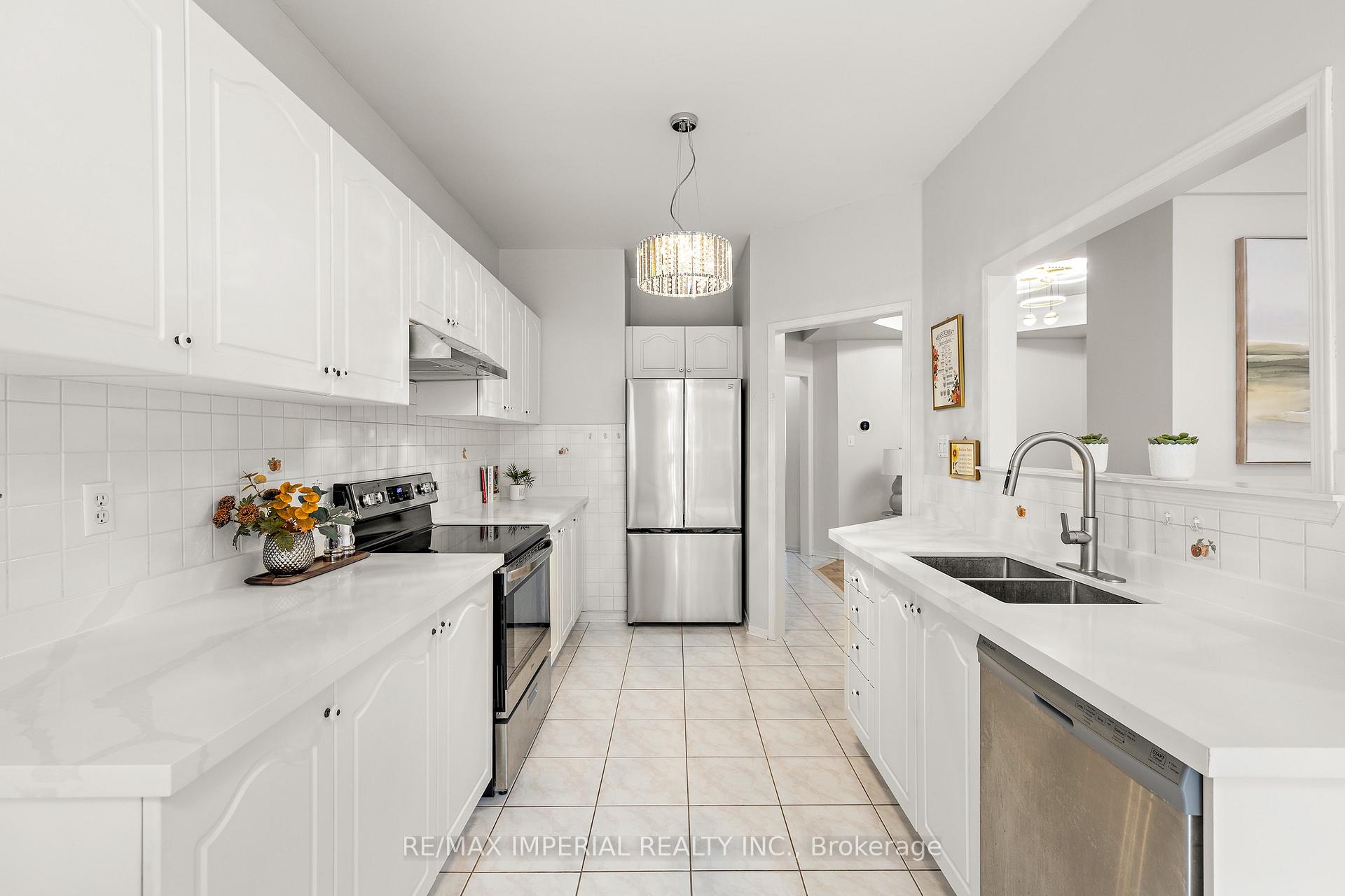 Photo 15 of 145 Blue Willow Drive, Vaughan, East Woodbridge — HOMEH