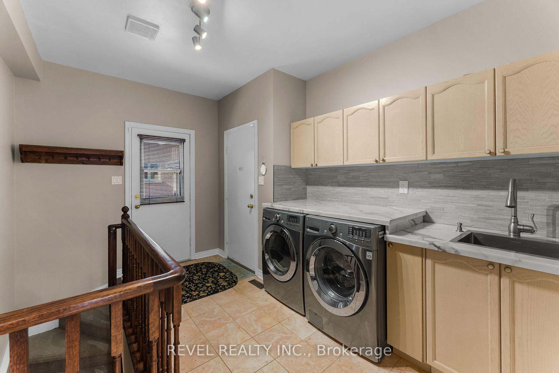 Photo 16 of 1486 Ashwood Gate, Pickering, Rougemount — HOMEH