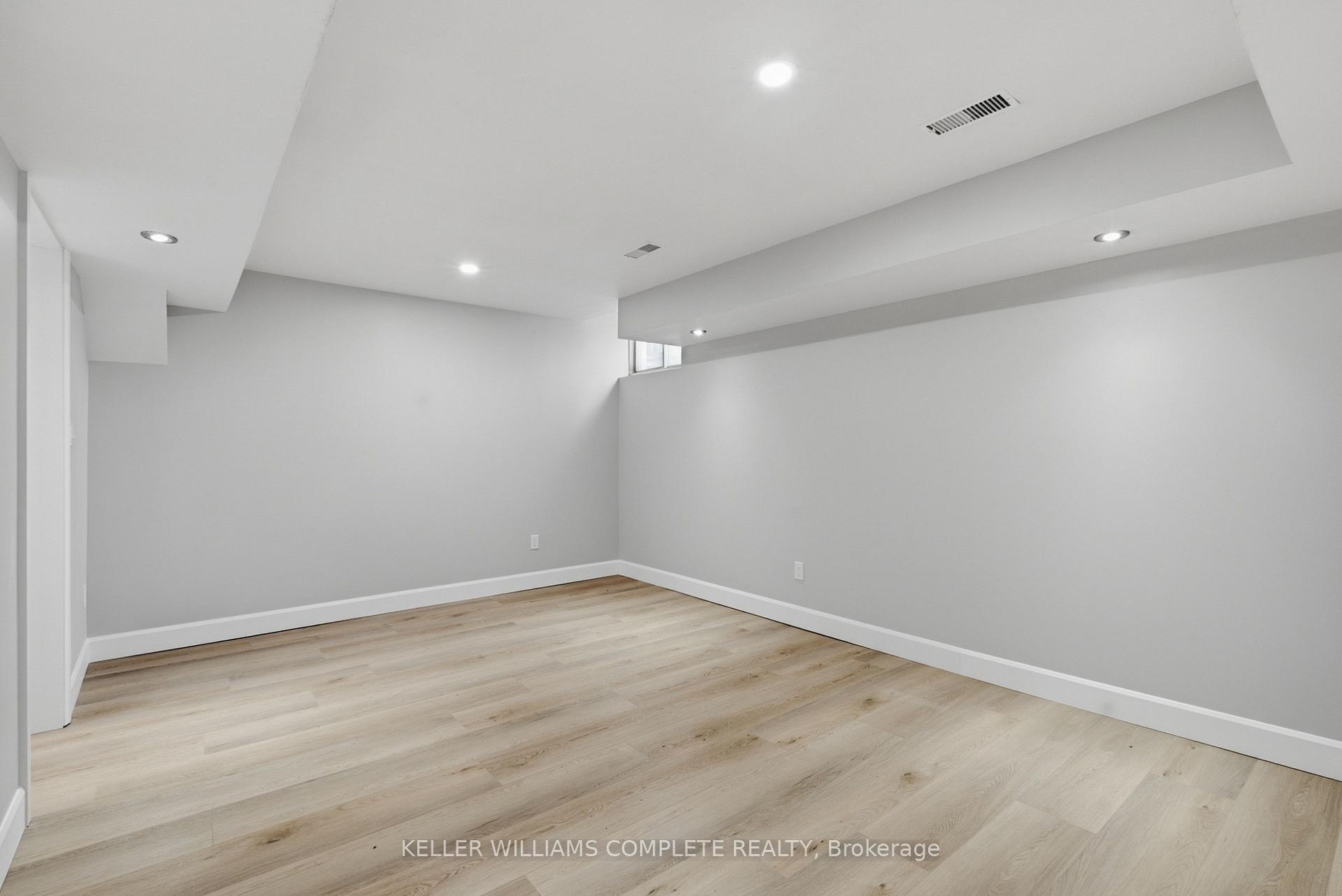 Photo 32 of Unit 3, 30 Imperial Road S, Guelph, Willow West/Sugarbush/West Acres — HOMEH