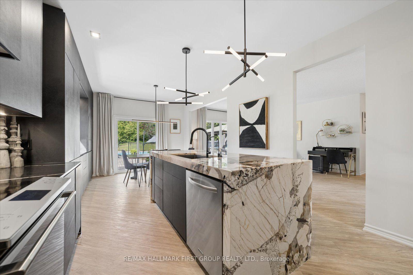 Photo 9 of 33 Deerfield Drive, Hamilton Township, Baltimore — HOMEH