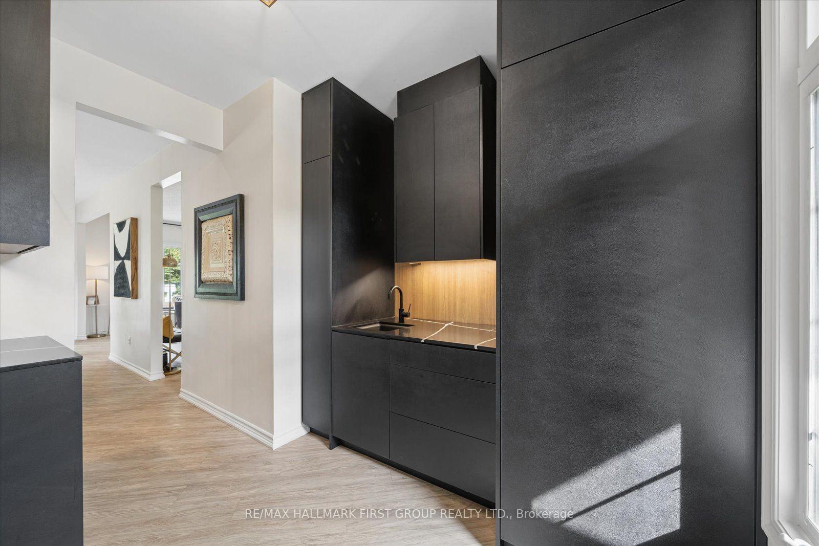 Photo 10 of 33 Deerfield Drive, Hamilton Township, Baltimore — HOMEH