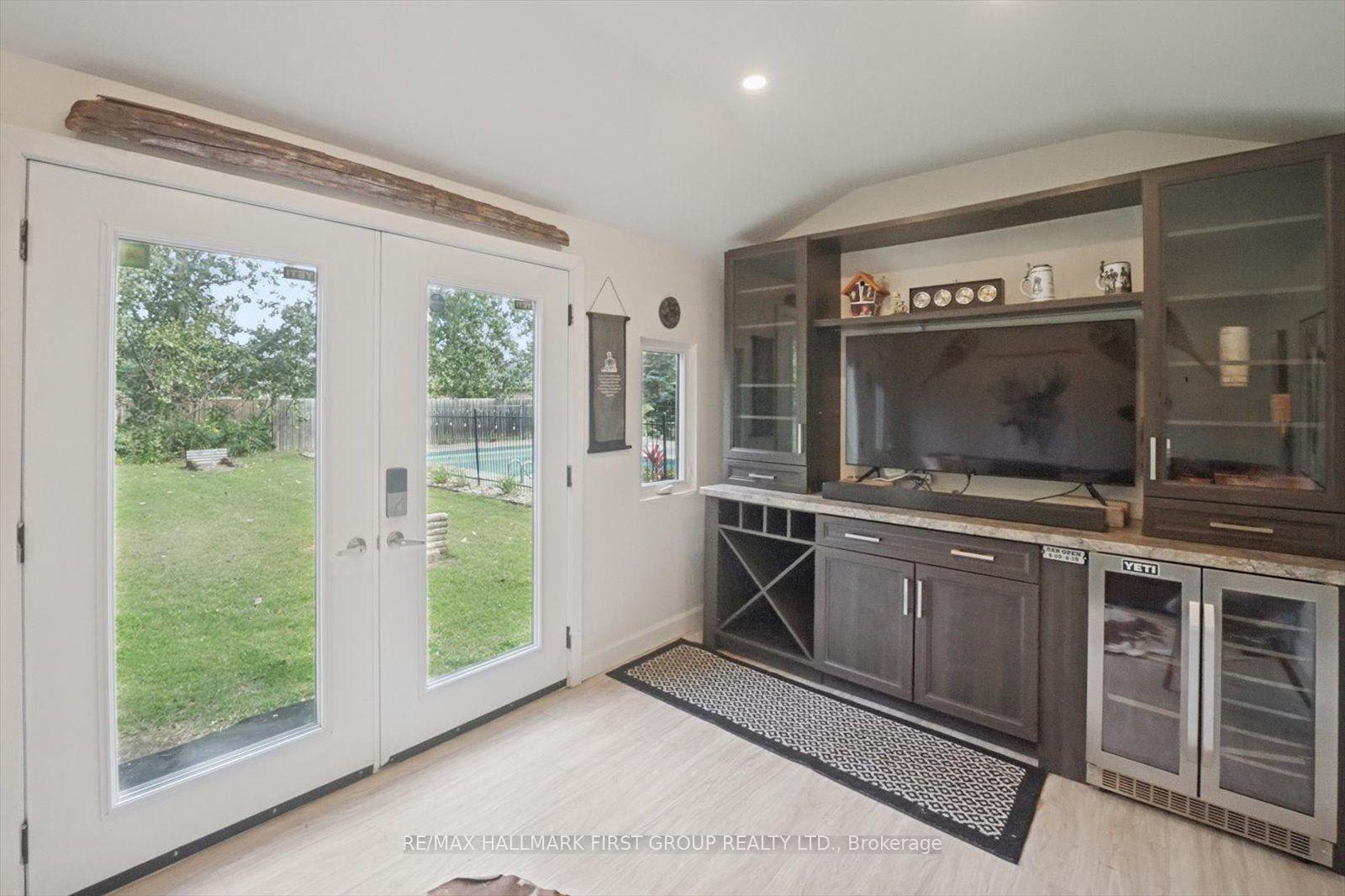 Photo 27 of 33 Deerfield Drive, Hamilton Township, Baltimore — HOMEH
