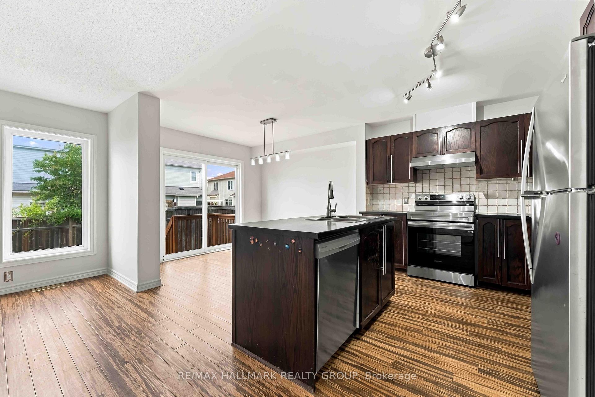 Photo 8 of 486 Paul Metivier Drive, Ottawa, Barrhaven - Strandherd — HOMEH