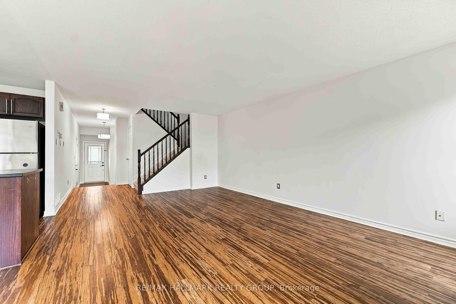 Photo 11 of 486 Paul Metivier Drive, Ottawa, Barrhaven - Strandherd — HOMEH