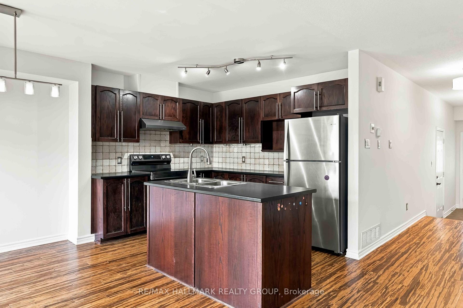 Photo 12 of 486 Paul Metivier Drive, Ottawa, Barrhaven - Strandherd — HOMEH