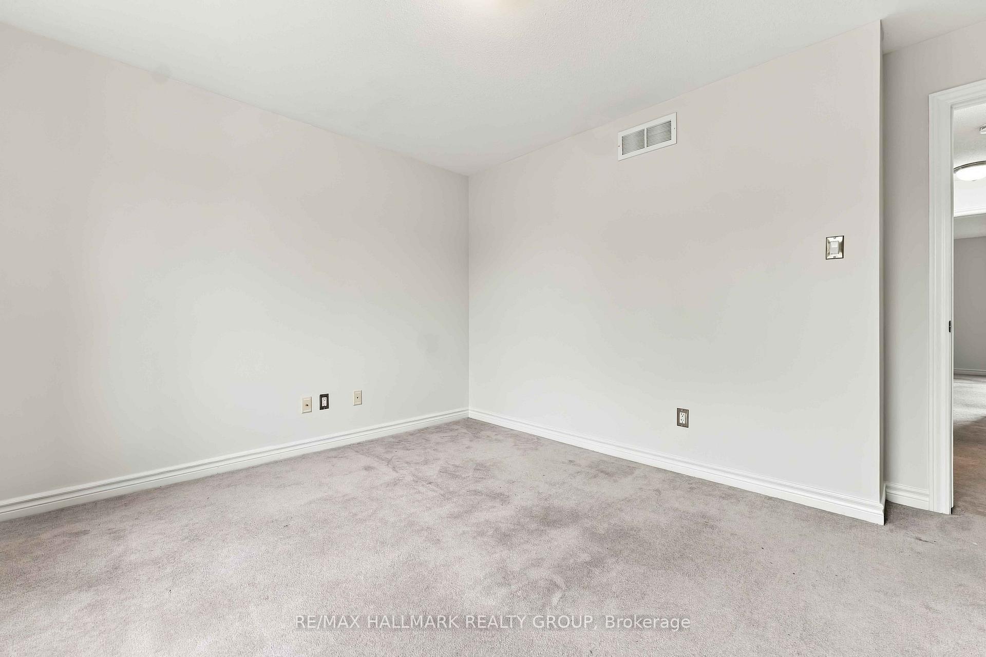 Photo 32 of 486 Paul Metivier Drive, Ottawa, Barrhaven - Strandherd — HOMEH