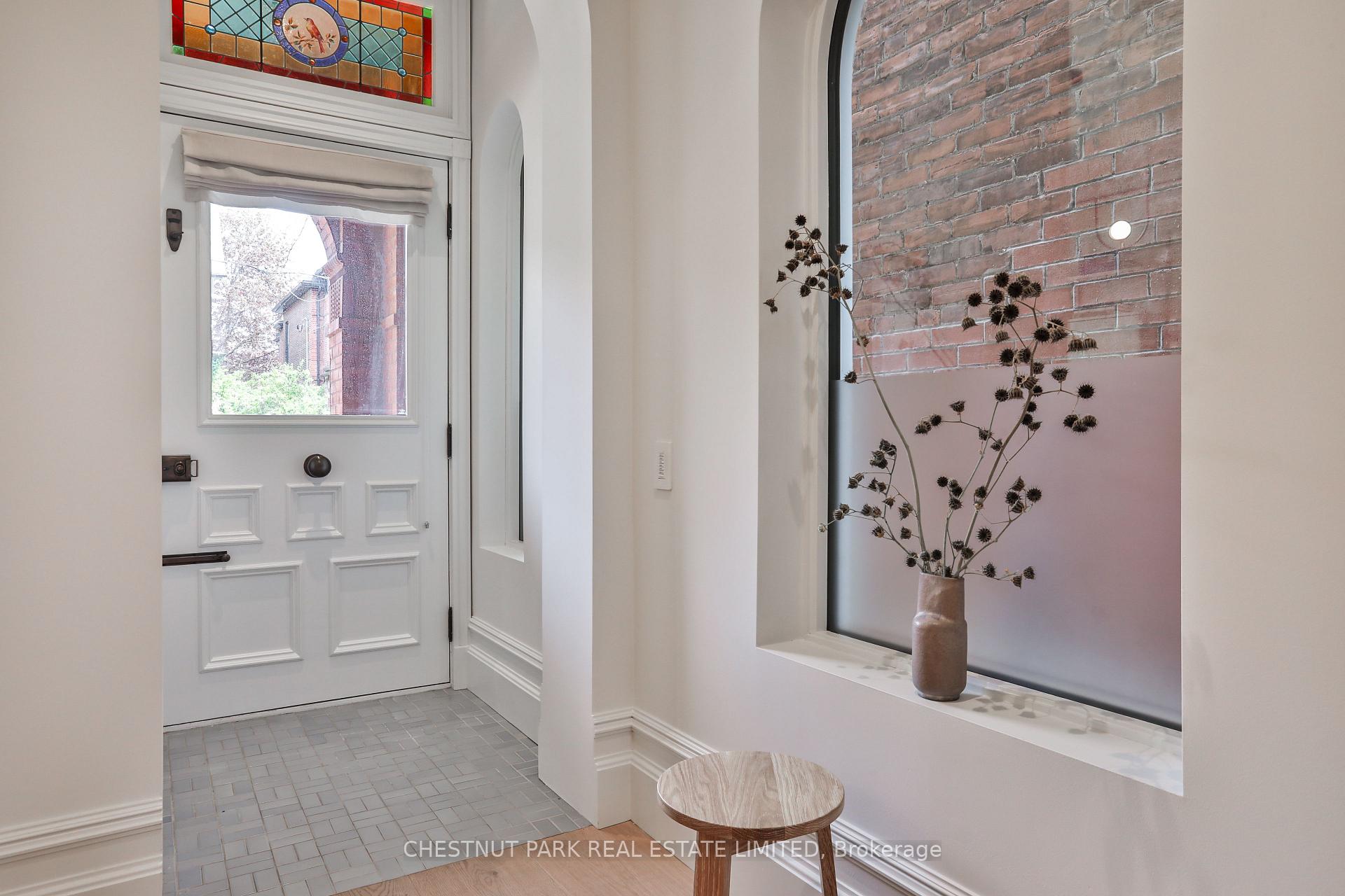 Photo 2 of 424 Euclid Avenue, Toronto, Palmerston-Little Italy — HOMEH