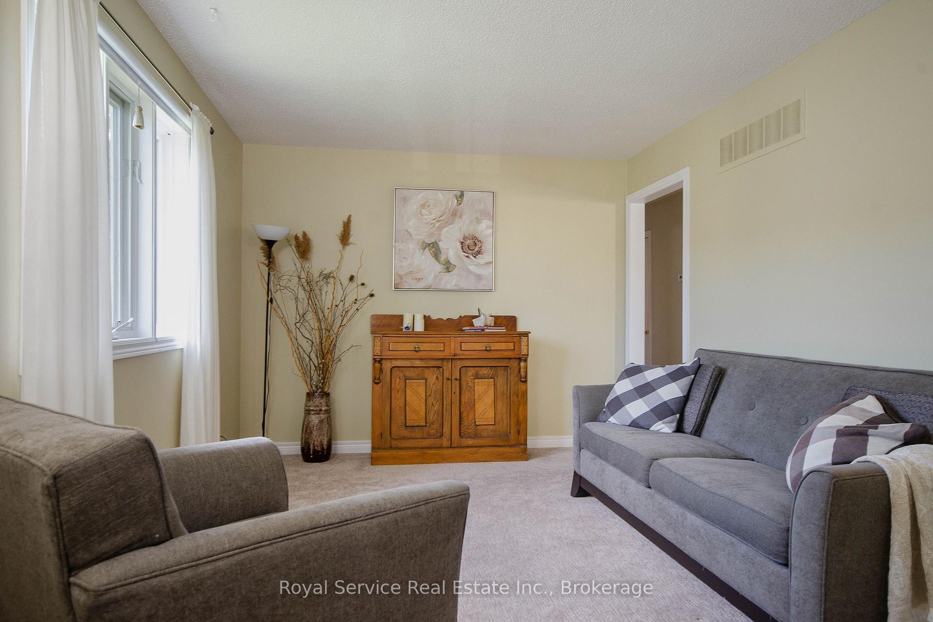 Photo 7 of 747 Greer Crescent, Cobourg — HOMEH
