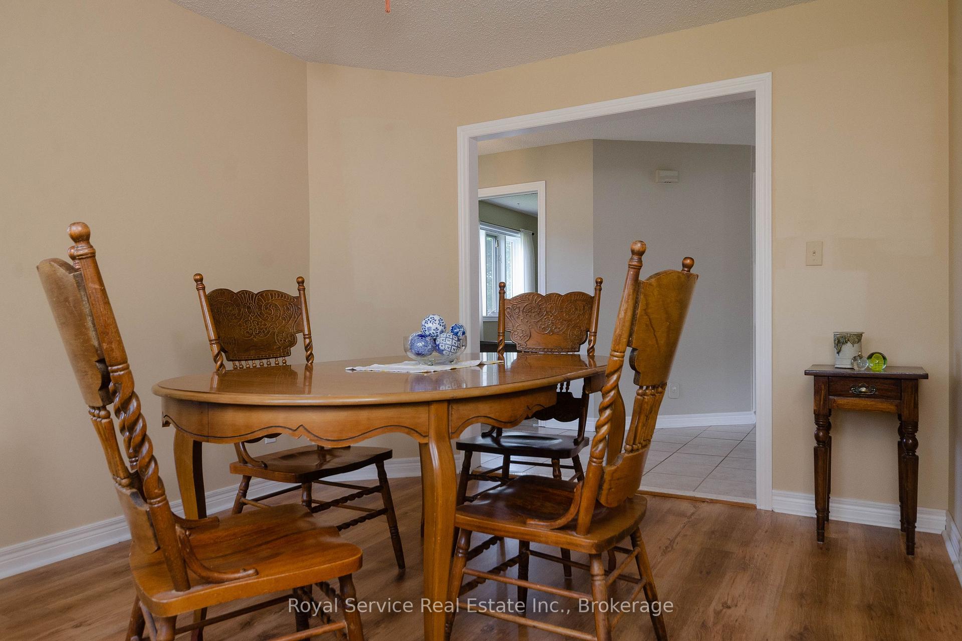 Photo 10 of 747 Greer Crescent, Cobourg — HOMEH