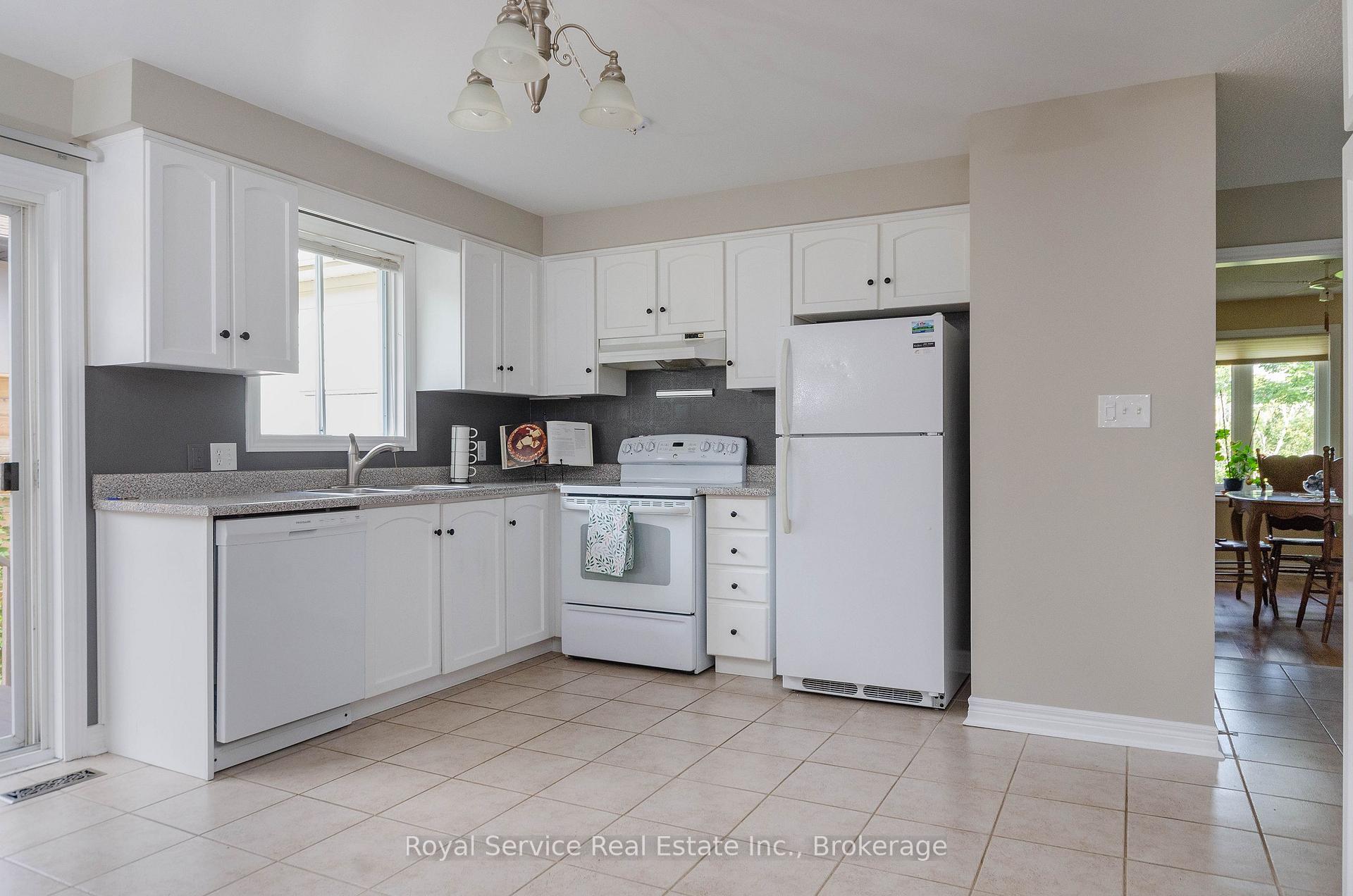 Photo 12 of 747 Greer Crescent, Cobourg — HOMEH