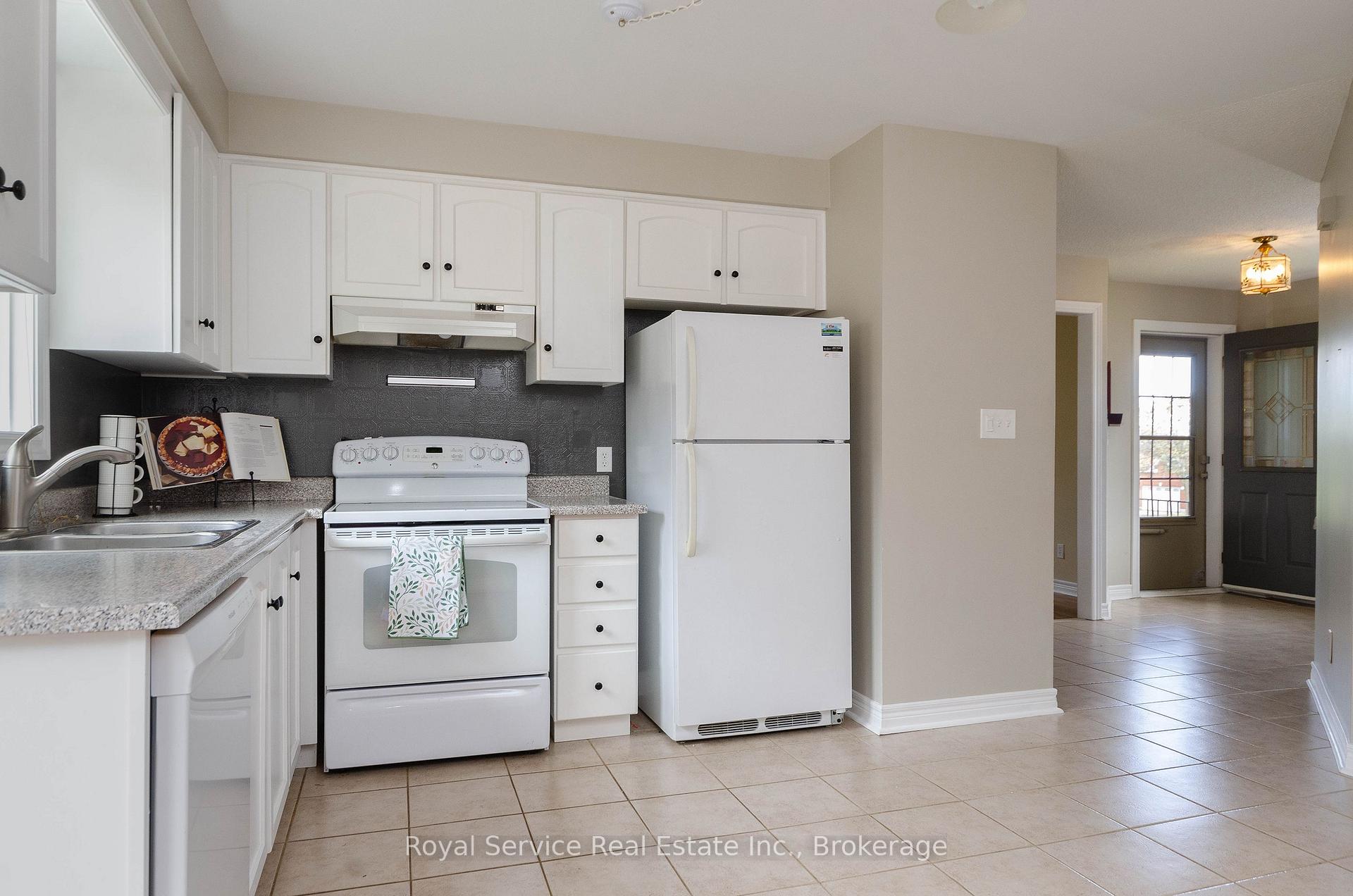 Photo 13 of 747 Greer Crescent, Cobourg — HOMEH