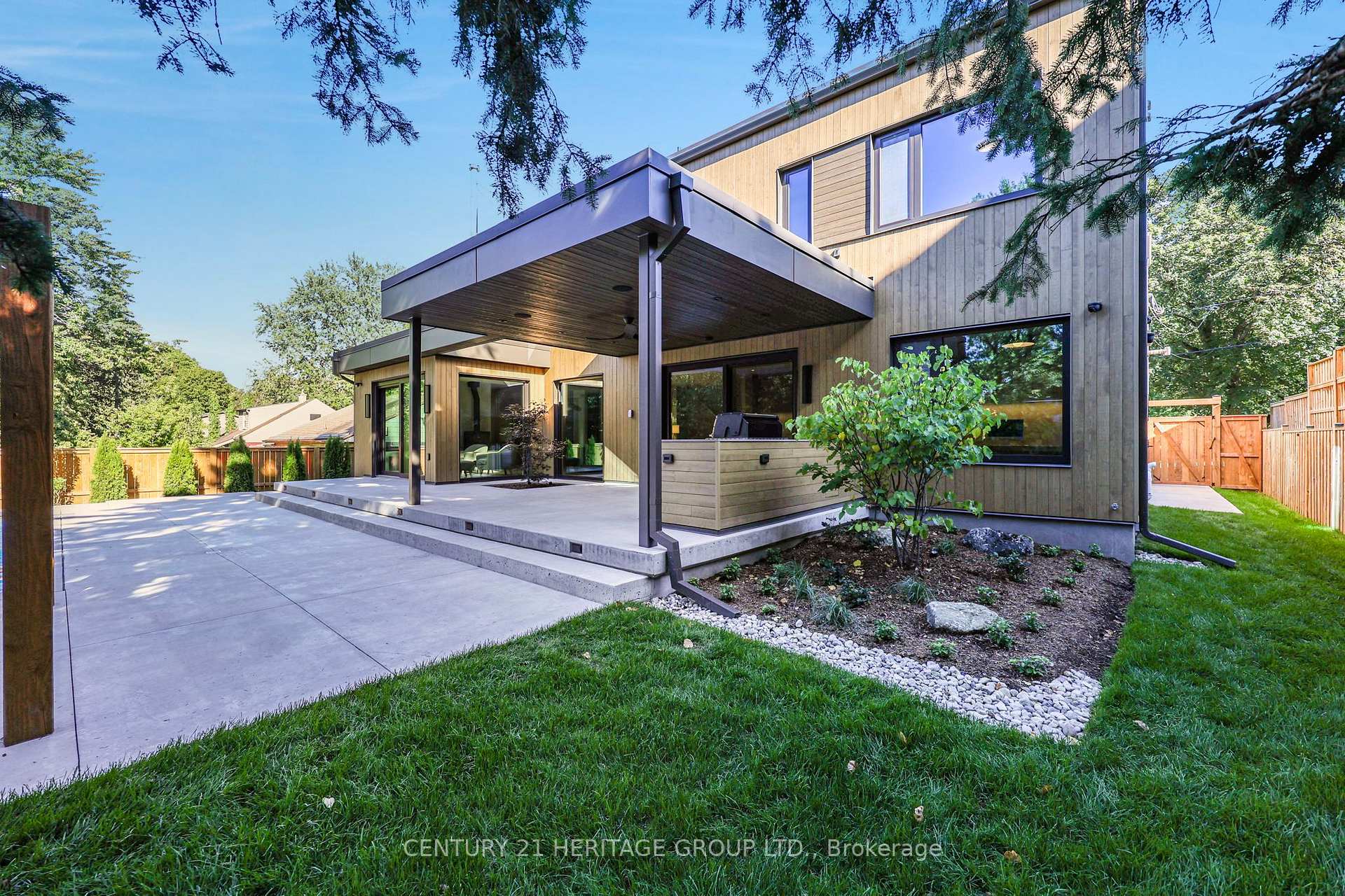 Photo 43 of 71 Division Street, Guelph, Exhibition Park — HOMEH