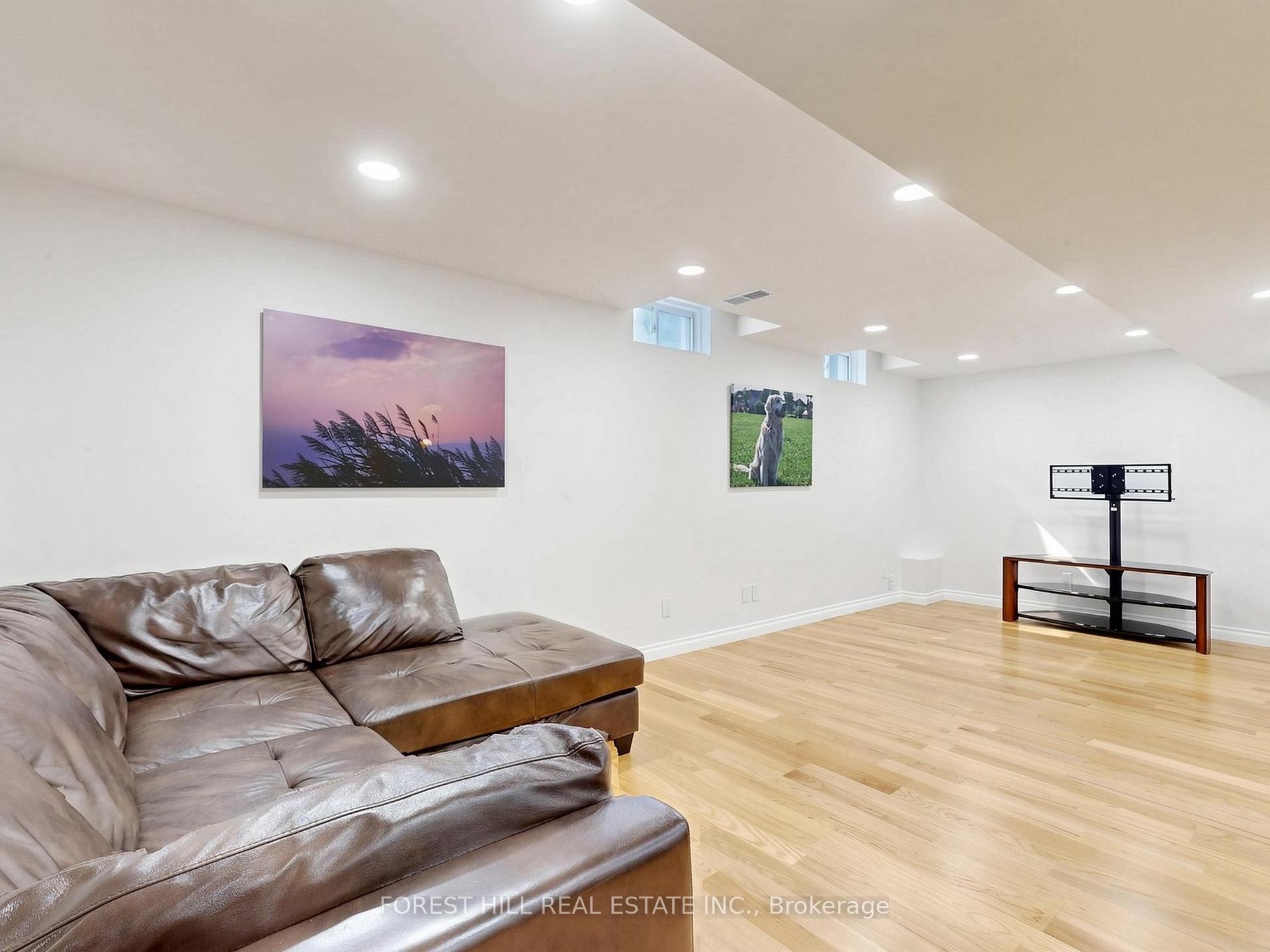 Photo 24 of 8 Bullrush Drive, Vaughan, Vellore Village — HOMEH