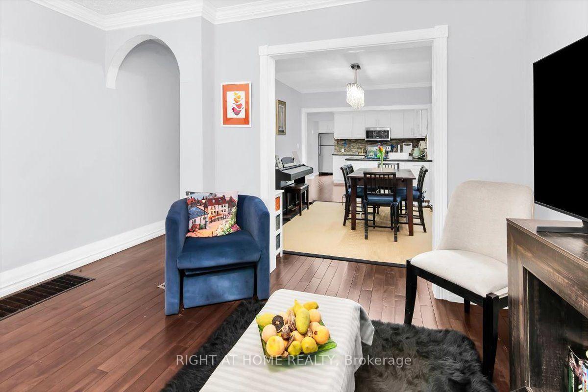 Photo 7 of 292 Arlington Avenue, Toronto, Oakwood Village — HOMEH