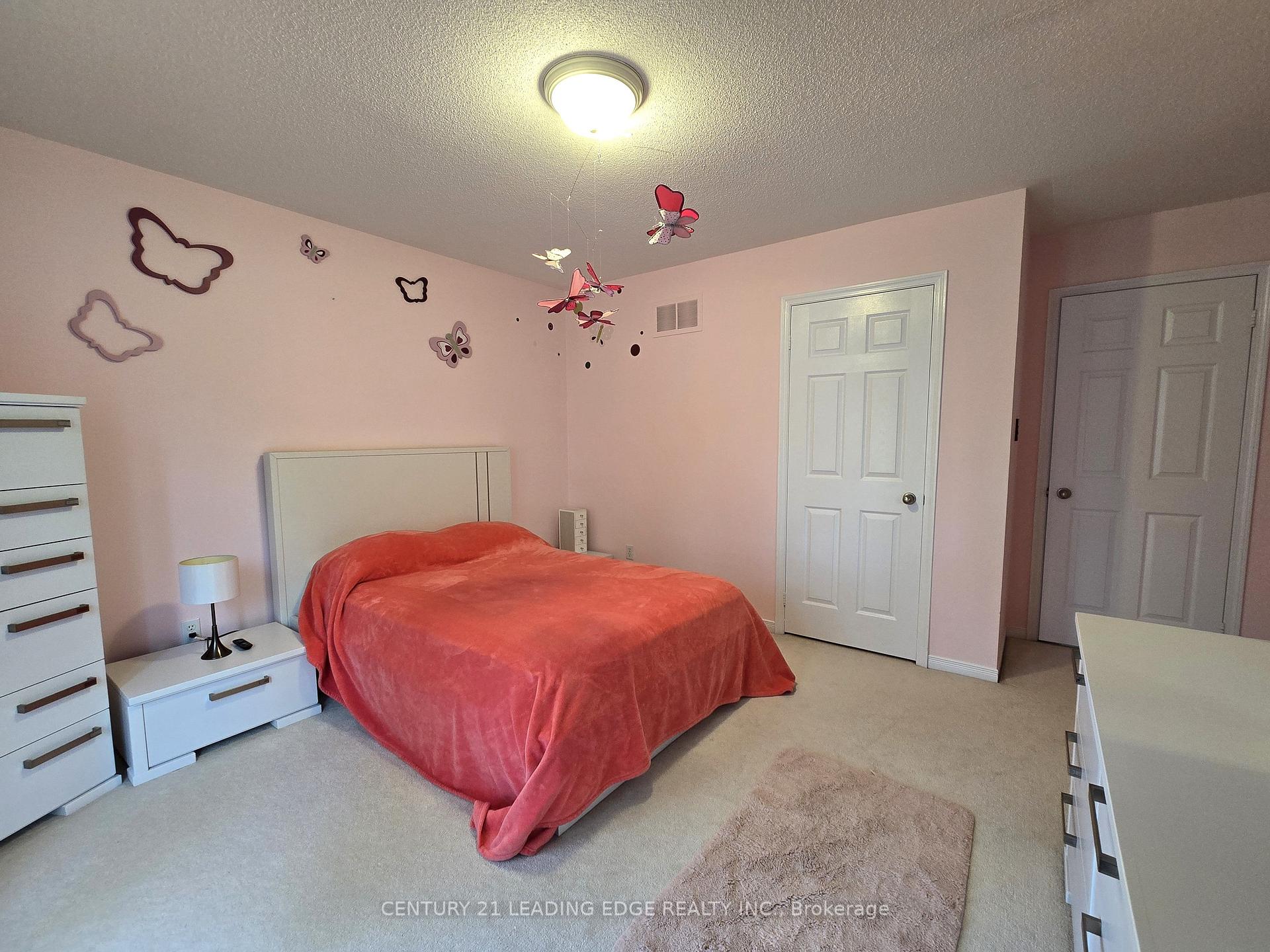 Photo 17 of 22 Westgate Avenue, Ajax, Central East — HOMEH