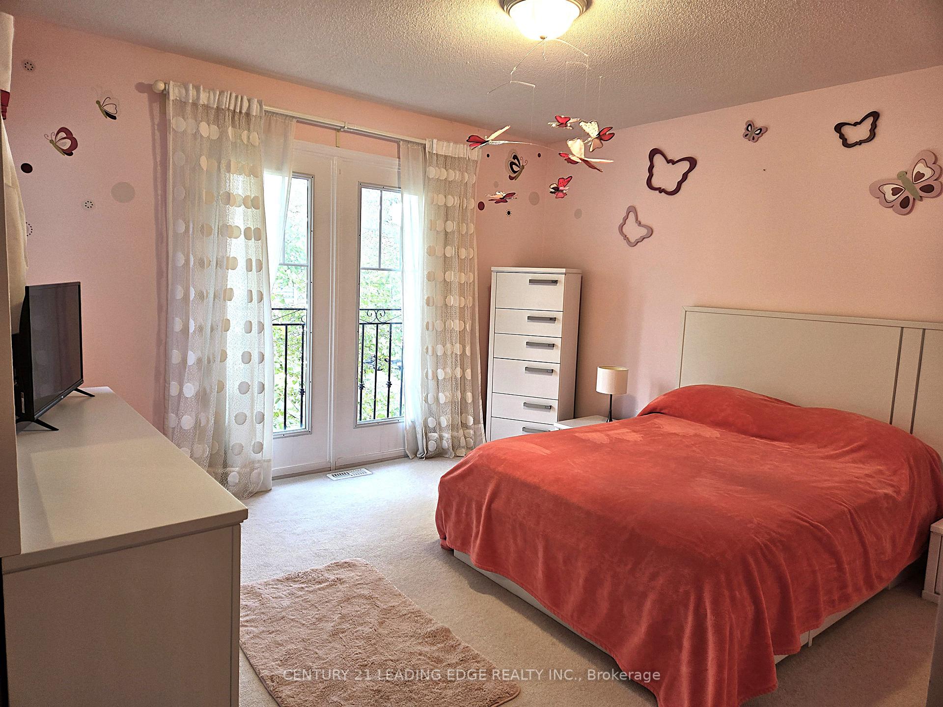 Photo 18 of 22 Westgate Avenue, Ajax, Central East — HOMEH