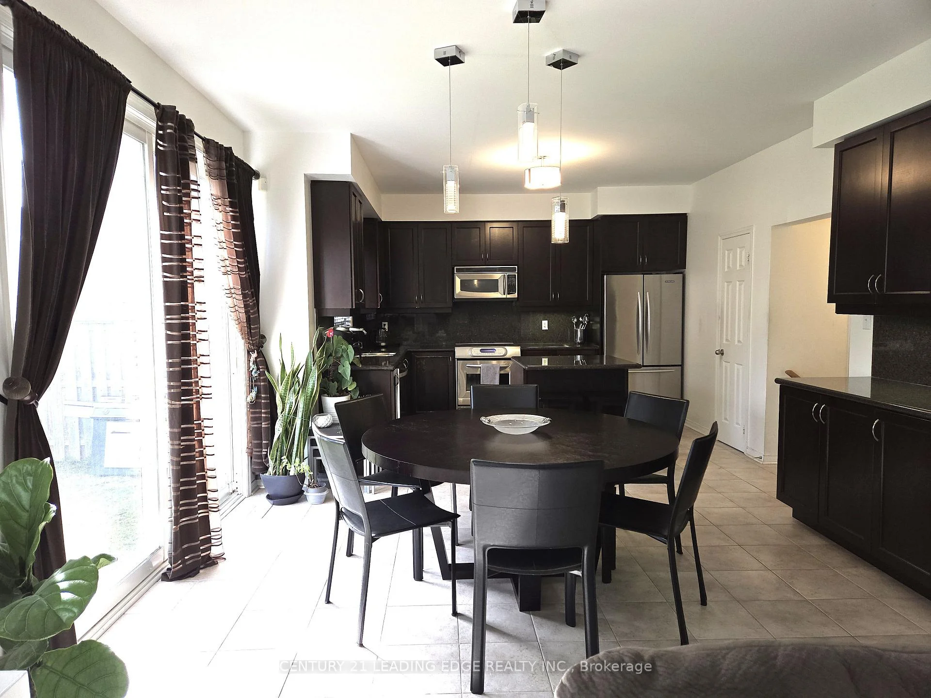 Photo 8 of 22 Westgate Avenue, Ajax, Central East — HOMEH