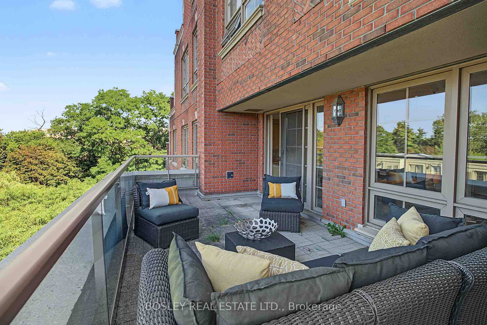 Photo 9 of Unit 504, 21 Burkebrook Place, North York, Bridle Path-Sunnybrook-York Mills — HOMEH