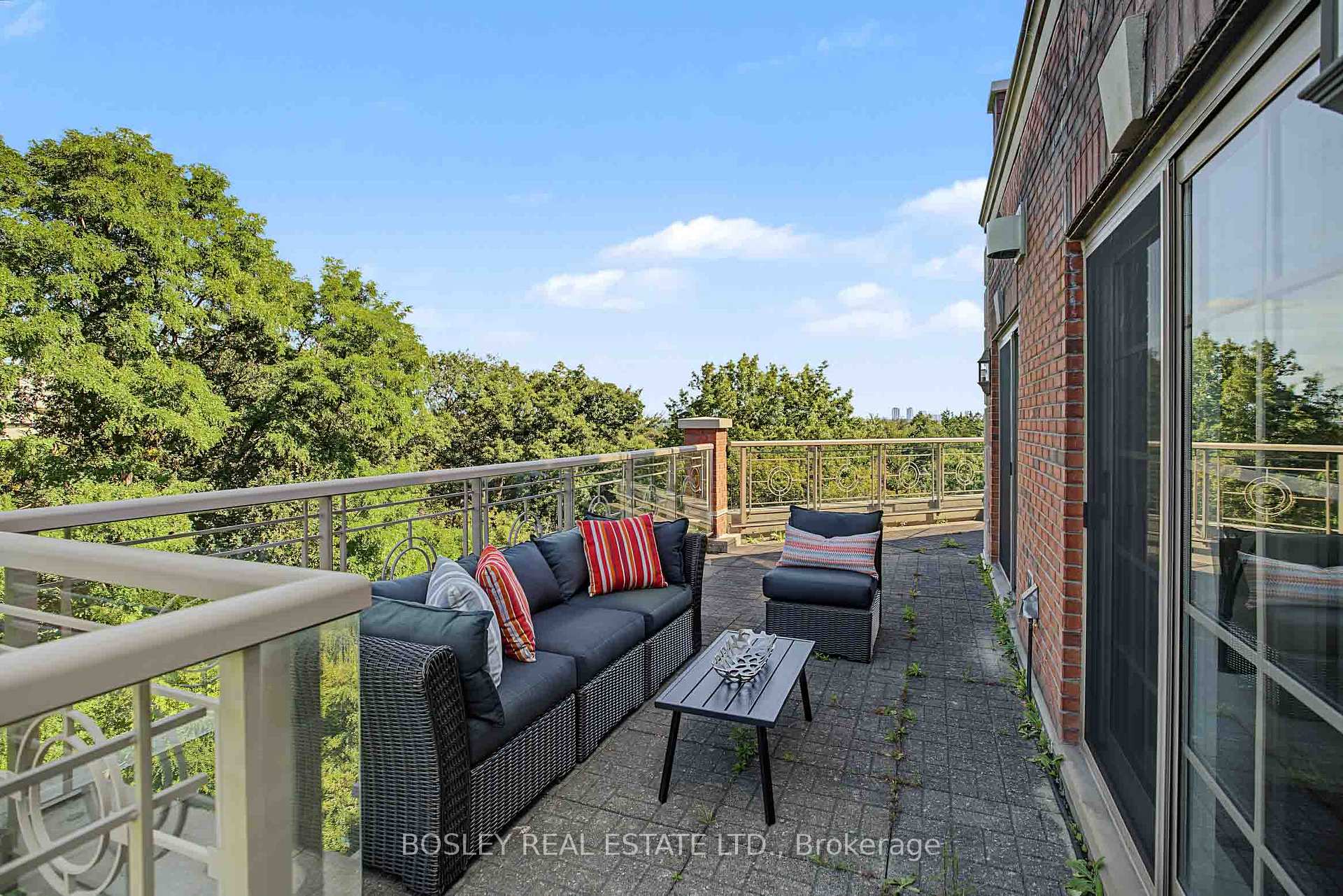 Photo 10 of Unit 504, 21 Burkebrook Place, North York, Bridle Path-Sunnybrook-York Mills — HOMEH