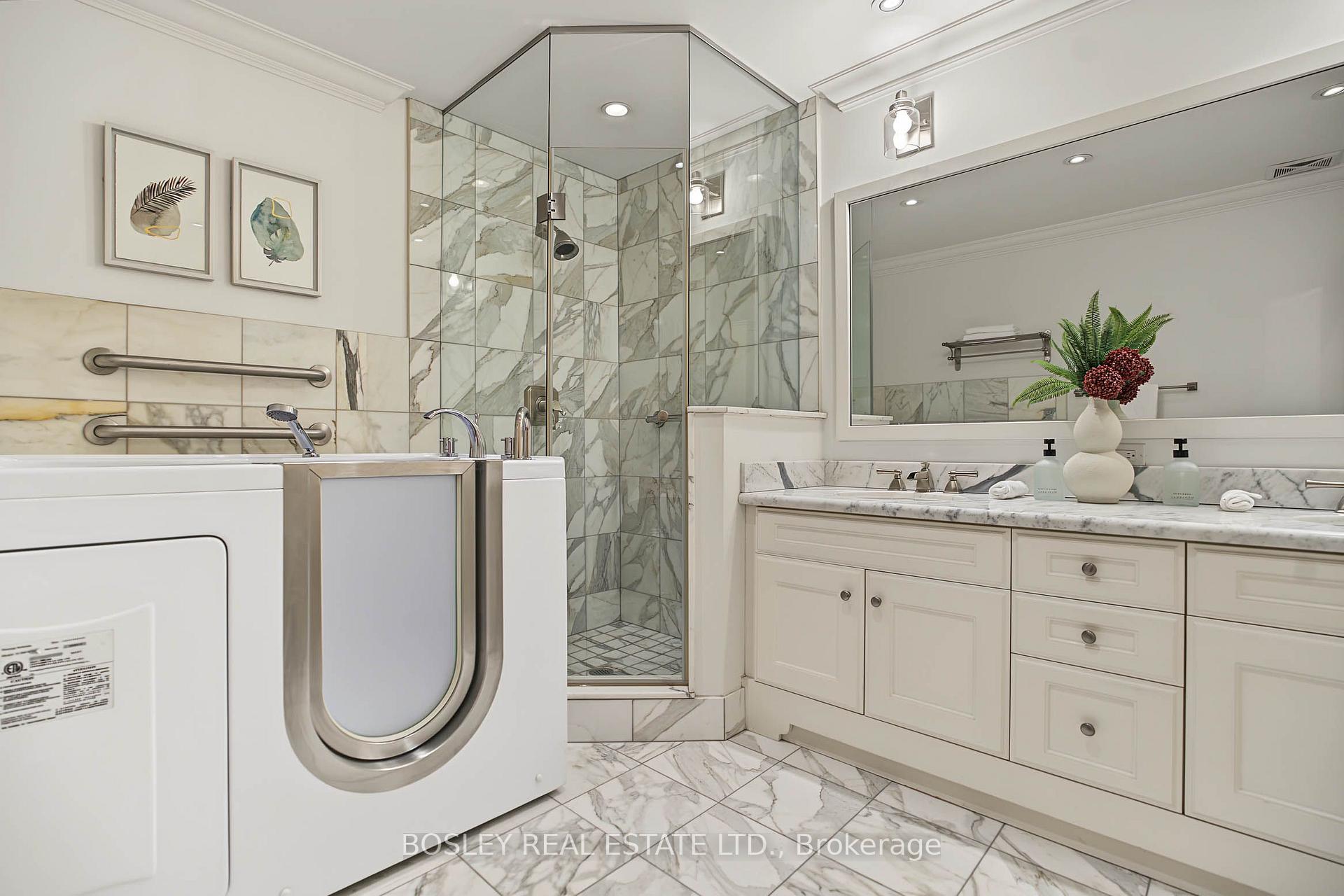 Photo 25 of Unit 504, 21 Burkebrook Place, North York, Bridle Path-Sunnybrook-York Mills — HOMEH