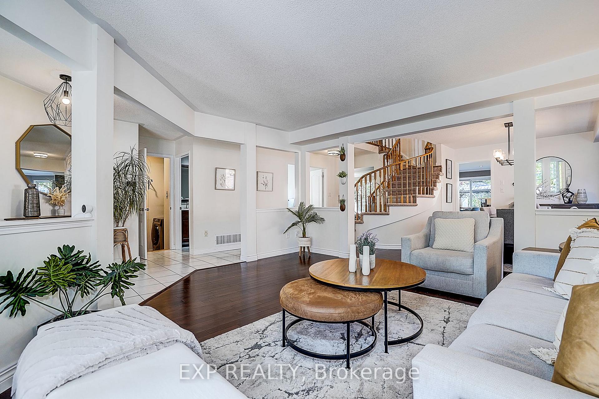 Photo 4 of 499 Silken Laumann Drive, Newmarket, Stonehaven-Wyndham — HOMEH