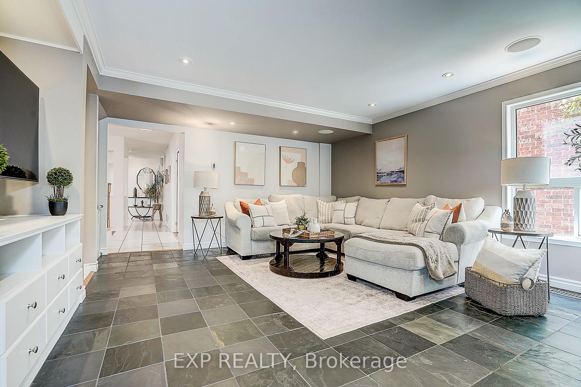 Photo 11 of 499 Silken Laumann Drive, Newmarket, Stonehaven-Wyndham — HOMEH