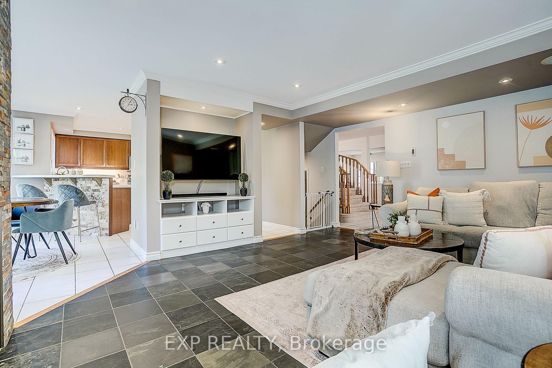 Photo 12 of 499 Silken Laumann Drive, Newmarket, Stonehaven-Wyndham — HOMEH