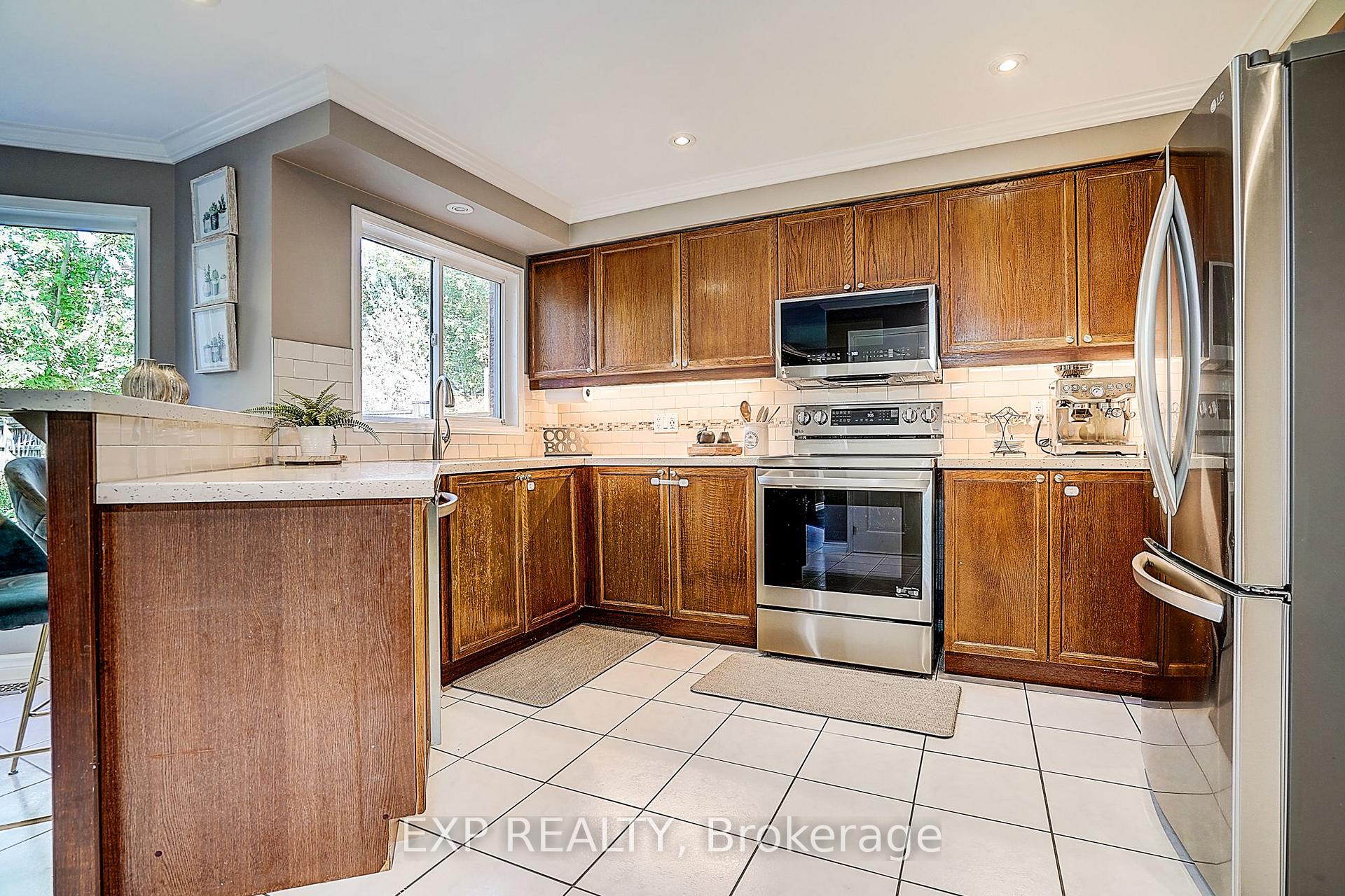 Photo 14 of 499 Silken Laumann Drive, Newmarket, Stonehaven-Wyndham — HOMEH
