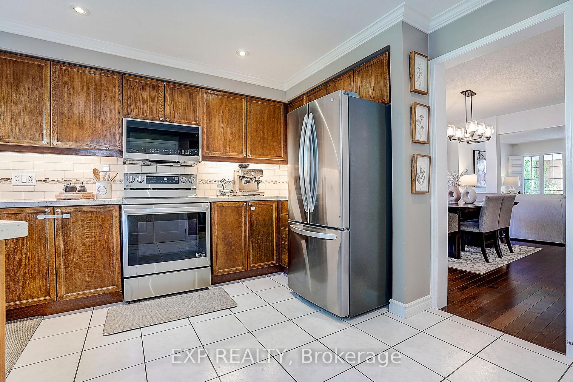 Photo 15 of 499 Silken Laumann Drive, Newmarket, Stonehaven-Wyndham — HOMEH