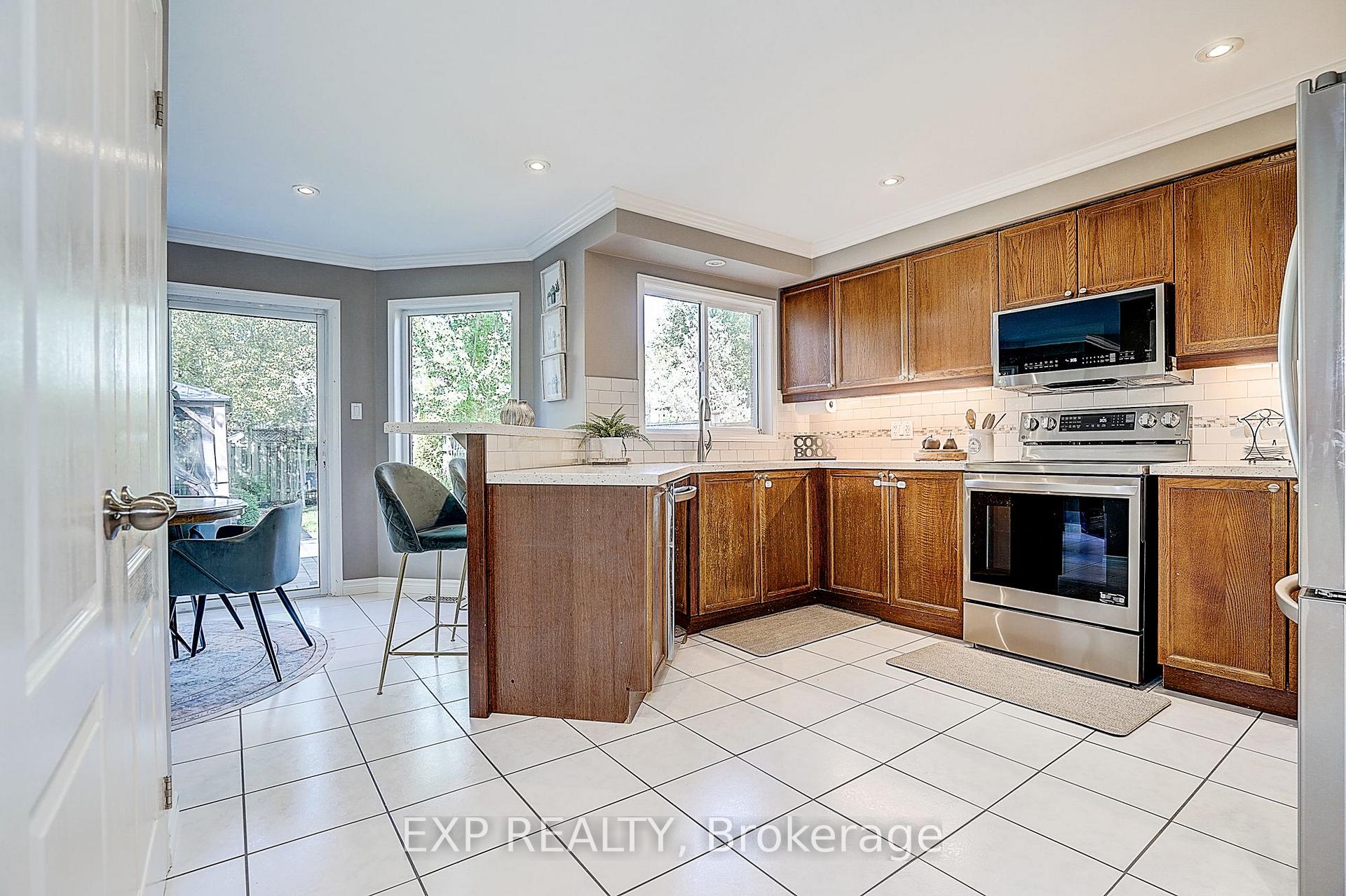 Photo 16 of 499 Silken Laumann Drive, Newmarket, Stonehaven-Wyndham — HOMEH