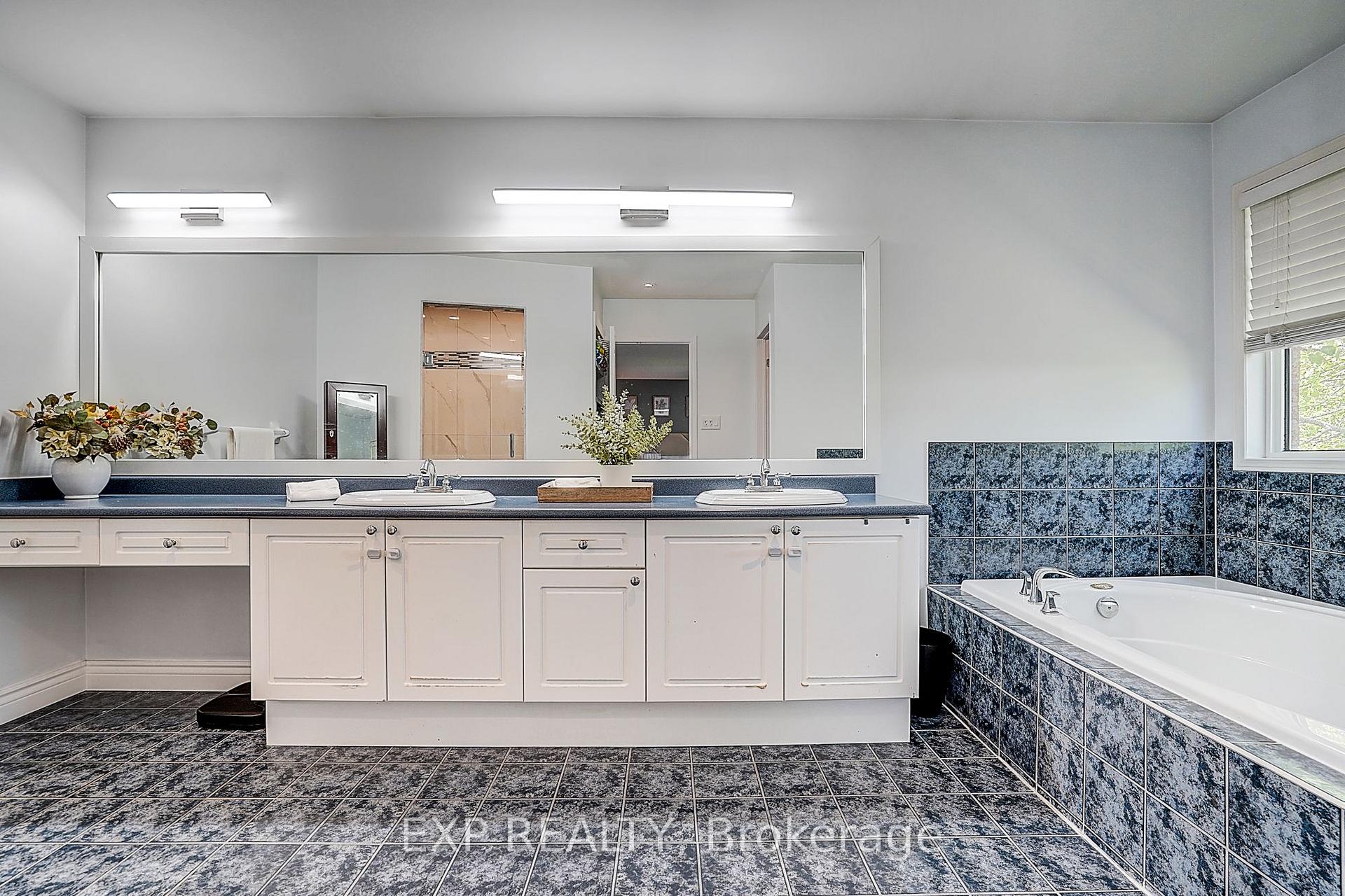 Photo 22 of 499 Silken Laumann Drive, Newmarket, Stonehaven-Wyndham — HOMEH