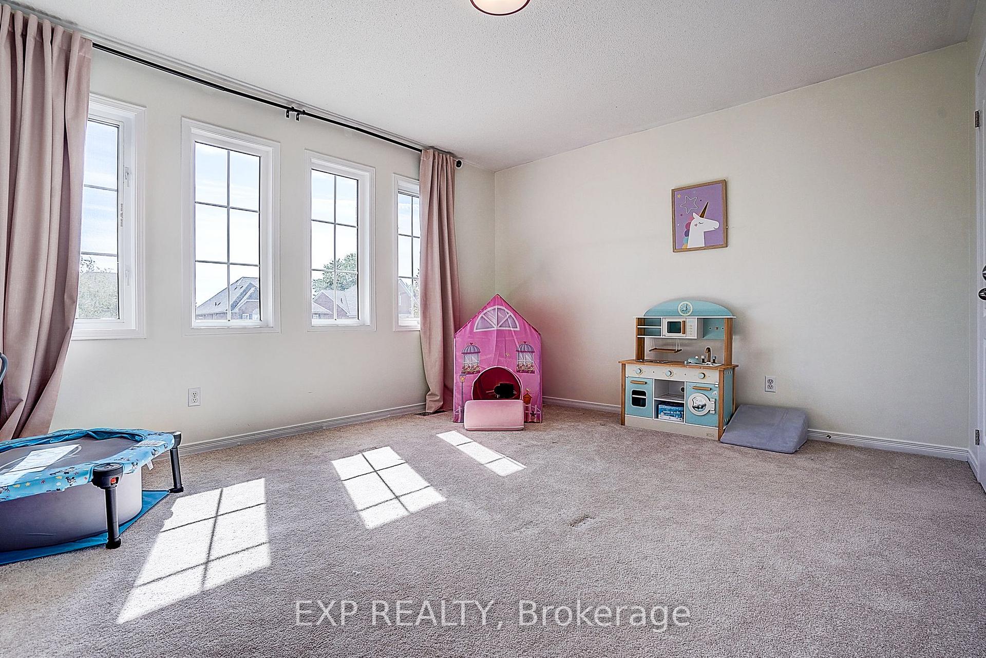 Photo 23 of 499 Silken Laumann Drive, Newmarket, Stonehaven-Wyndham — HOMEH