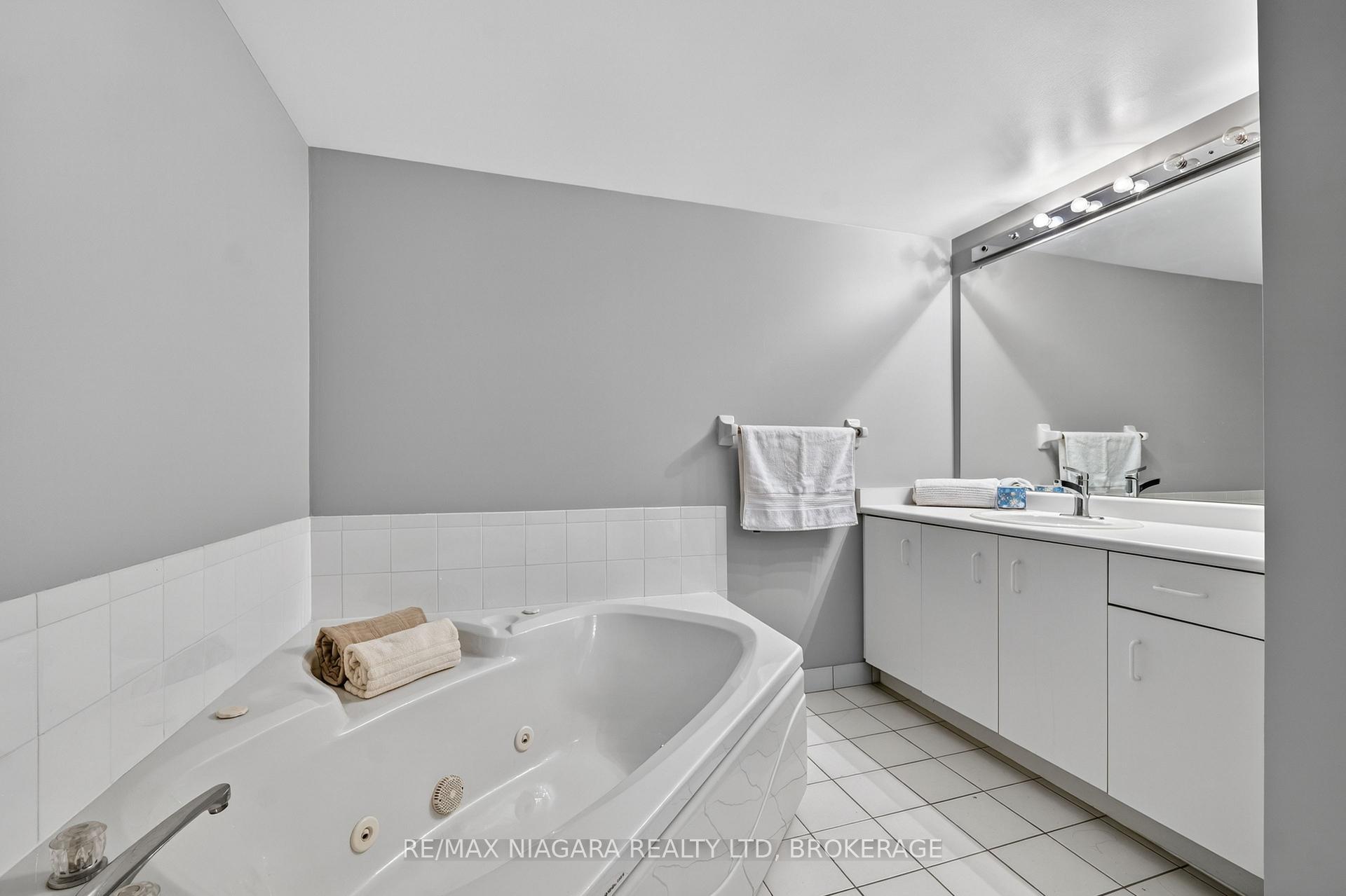Photo 21 of Unit 204, 162 Martindale Road, St. Catharines, Grapeview — HOMEH