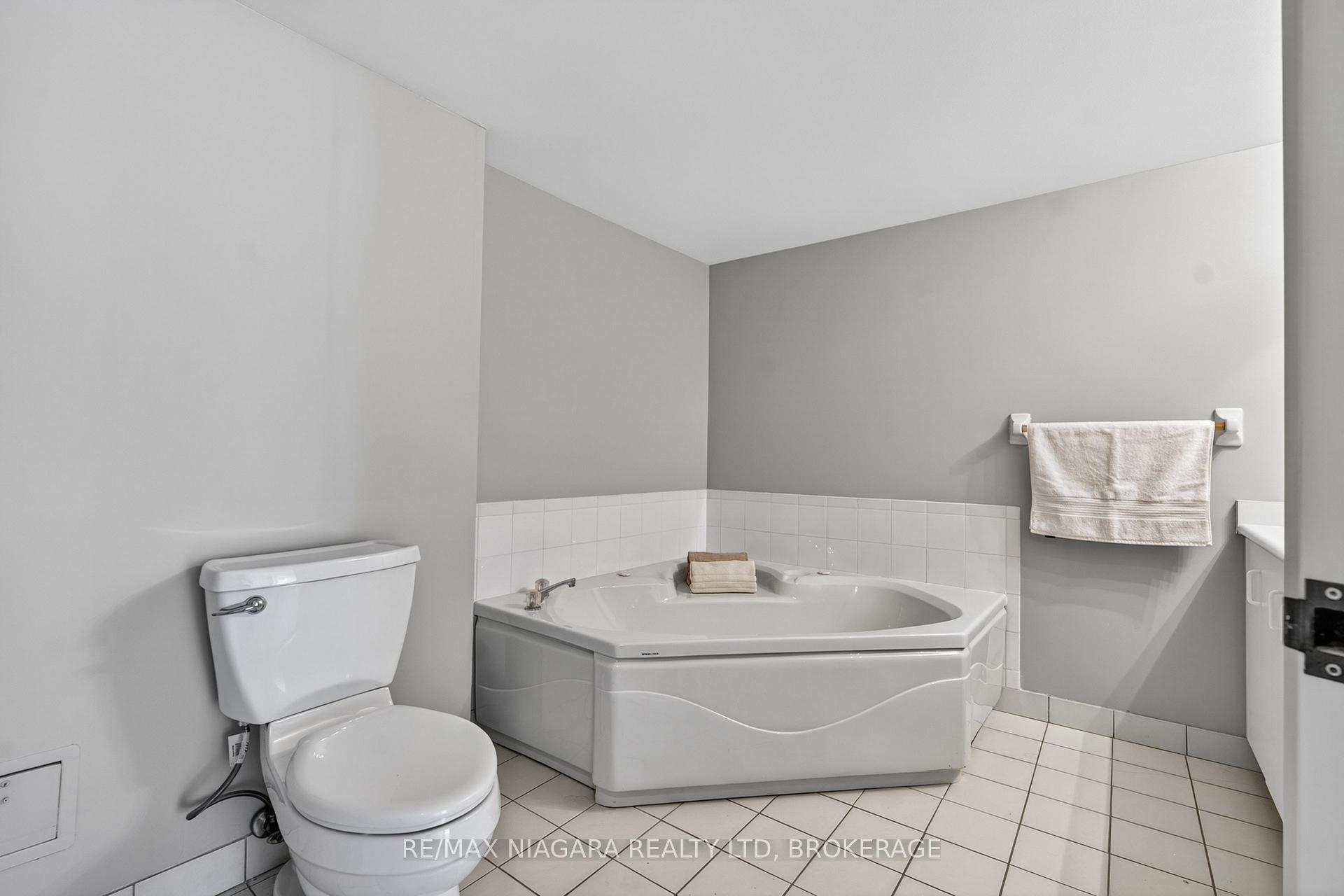 Photo 22 of Unit 204, 162 Martindale Road, St. Catharines, Grapeview — HOMEH