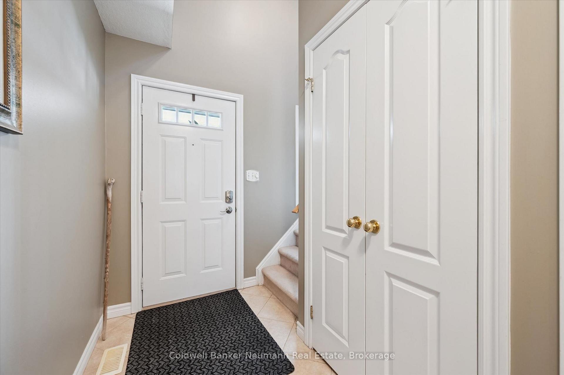 Photo 3 of 165 Terraview Crescent, Guelph, Kortright West — HOMEH