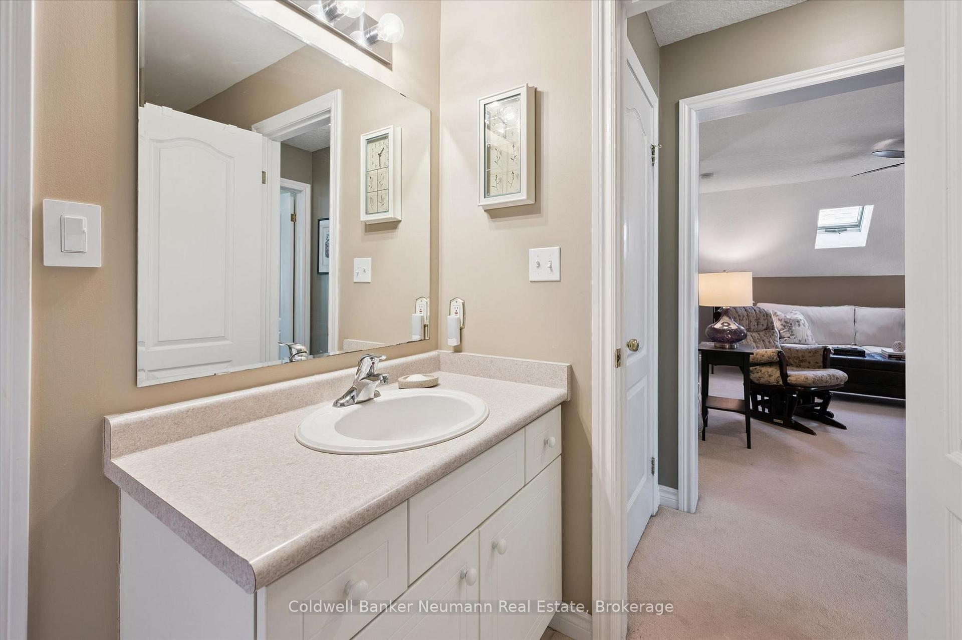 Photo 20 of 165 Terraview Crescent, Guelph, Kortright West — HOMEH
