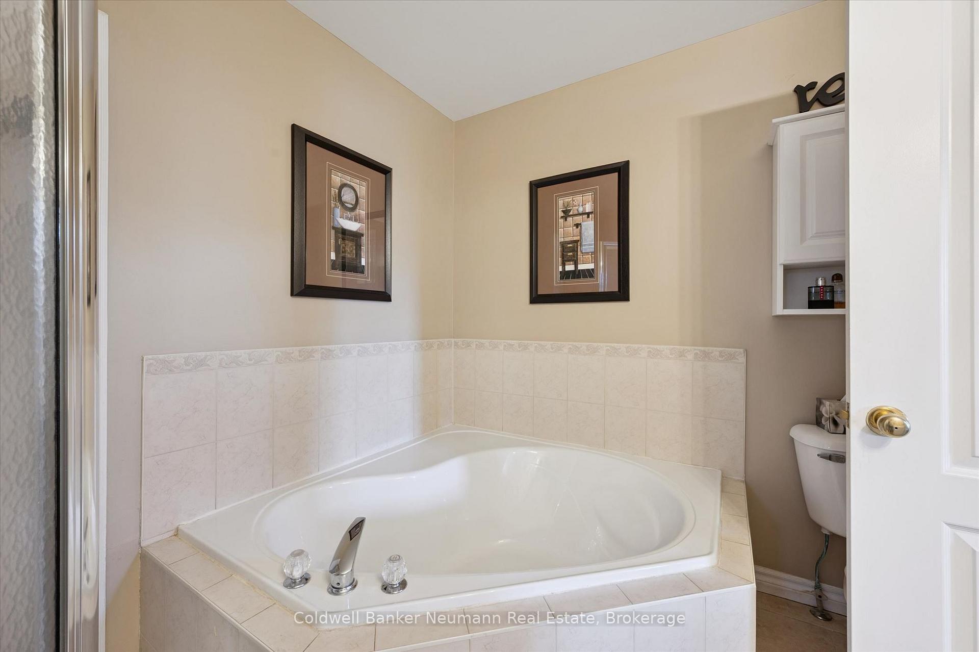 Photo 21 of 165 Terraview Crescent, Guelph, Kortright West — HOMEH