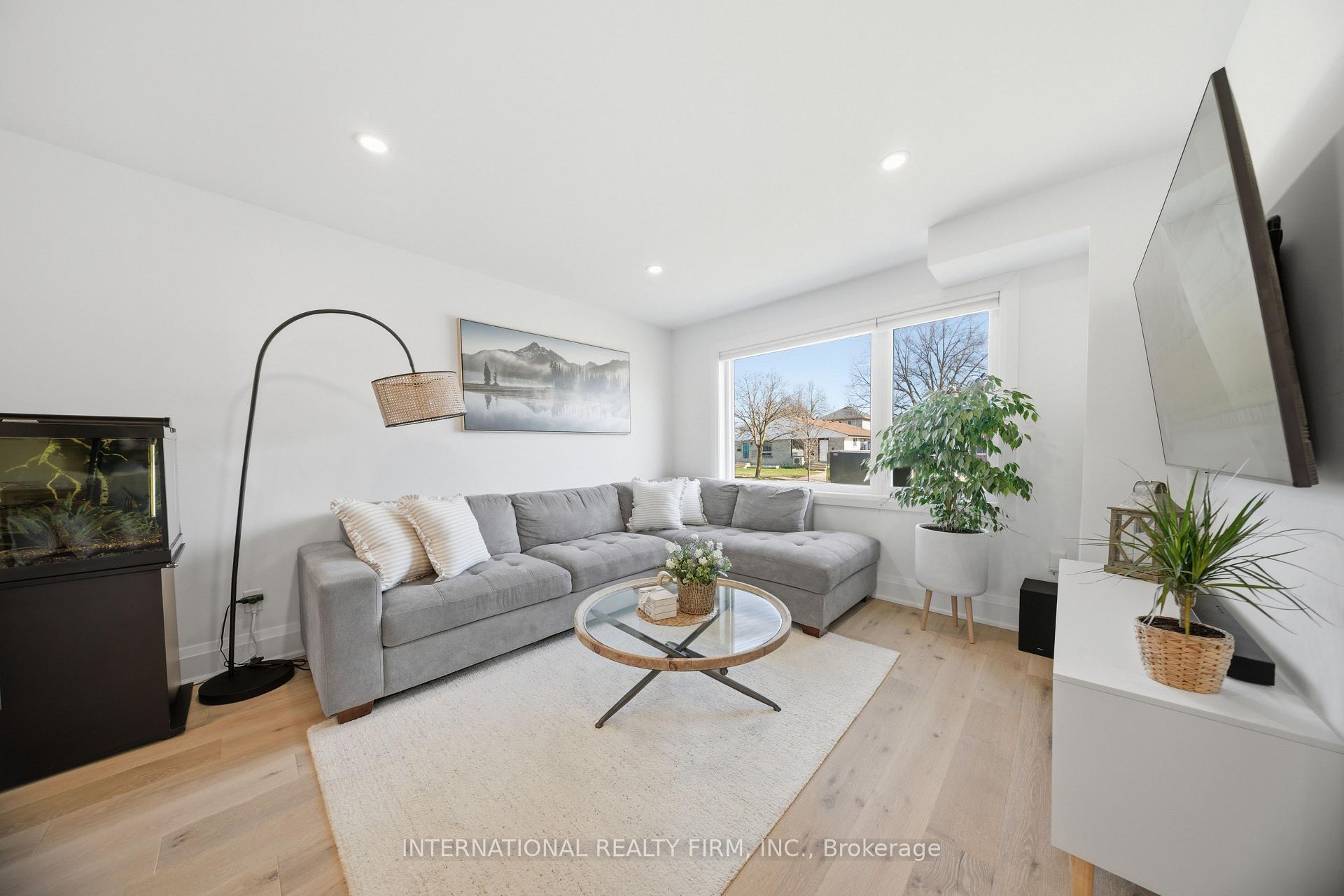 Photo 5 of 28 Debby Crescent, Brantford, North Park/Wood St. — HOMEH
