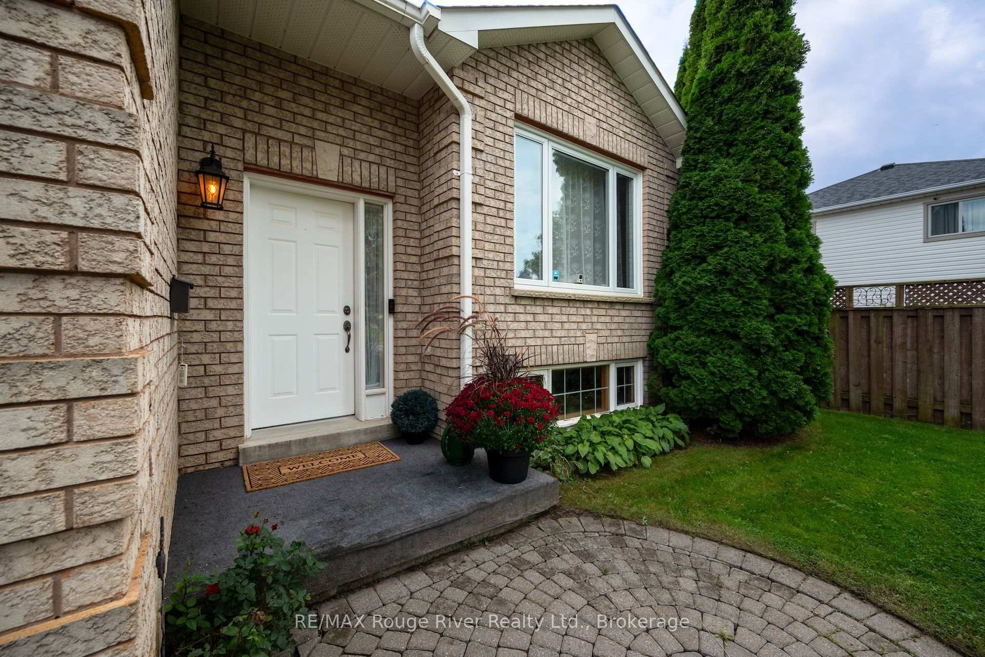 Photo 2 of 792 Greer Crescent, Cobourg — HOMEH