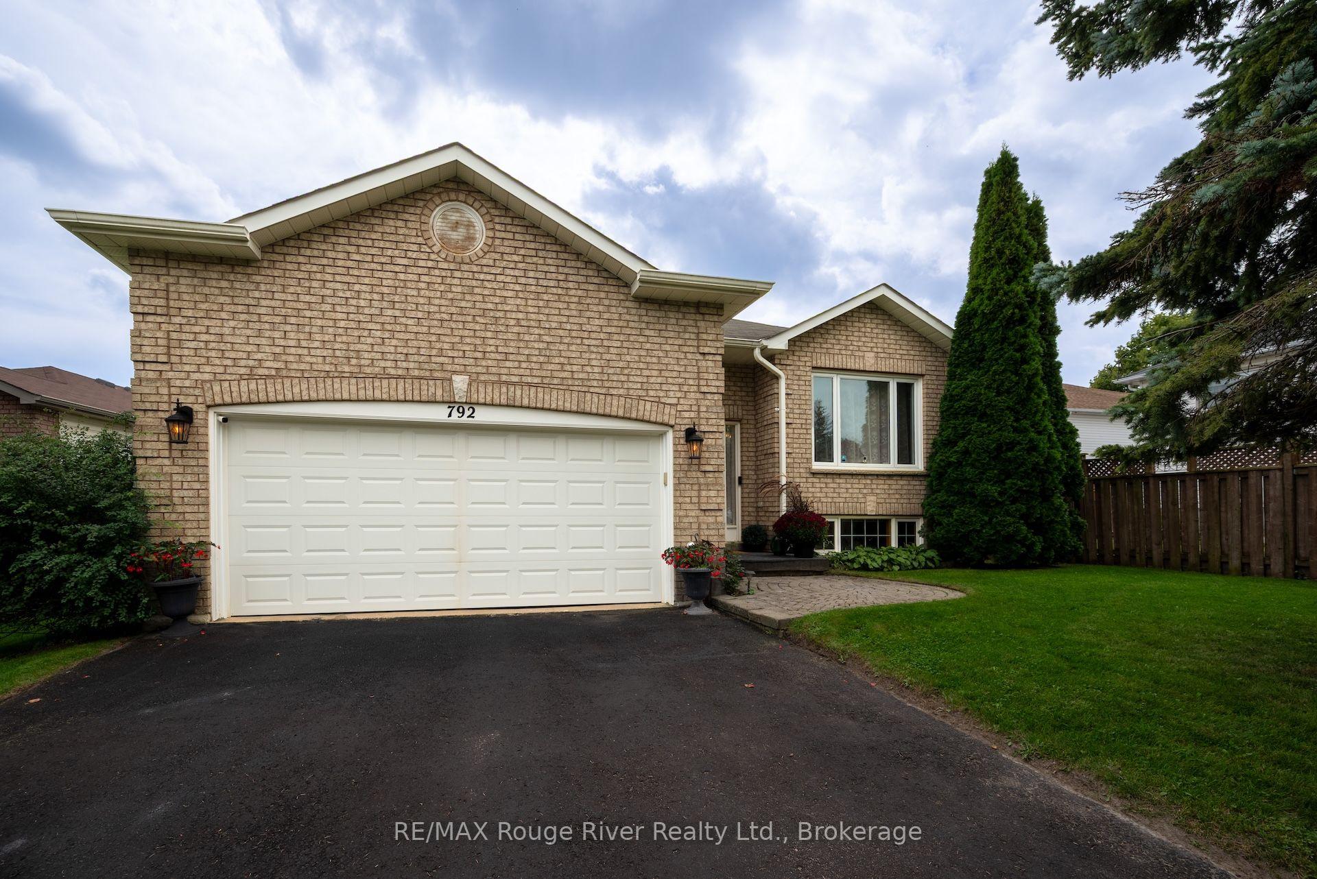 Photo 3 of 792 Greer Crescent, Cobourg — HOMEH