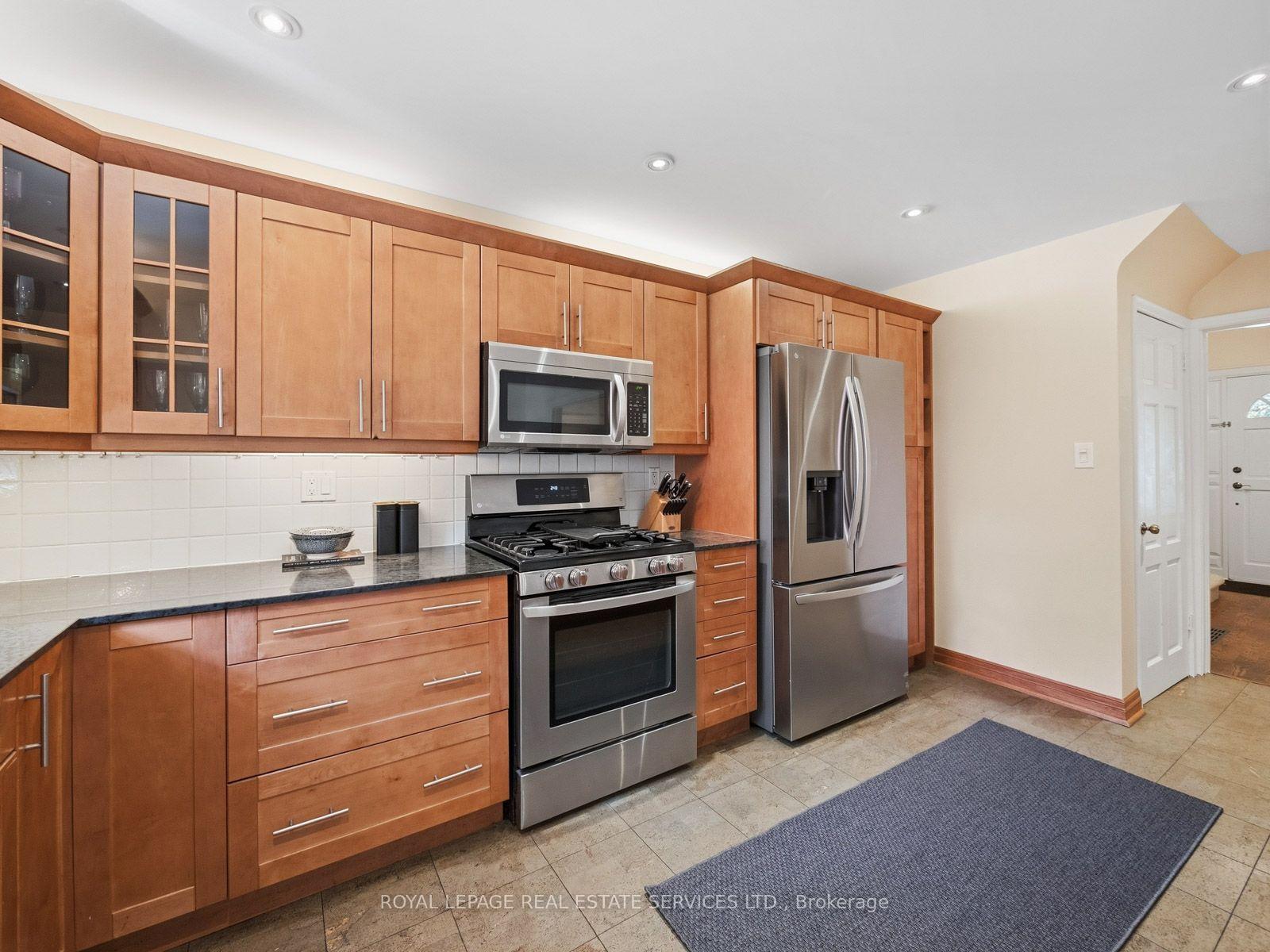 Photo 32 of 276 Durie Street, Toronto, Runnymede-Bloor West Village — HOMEH