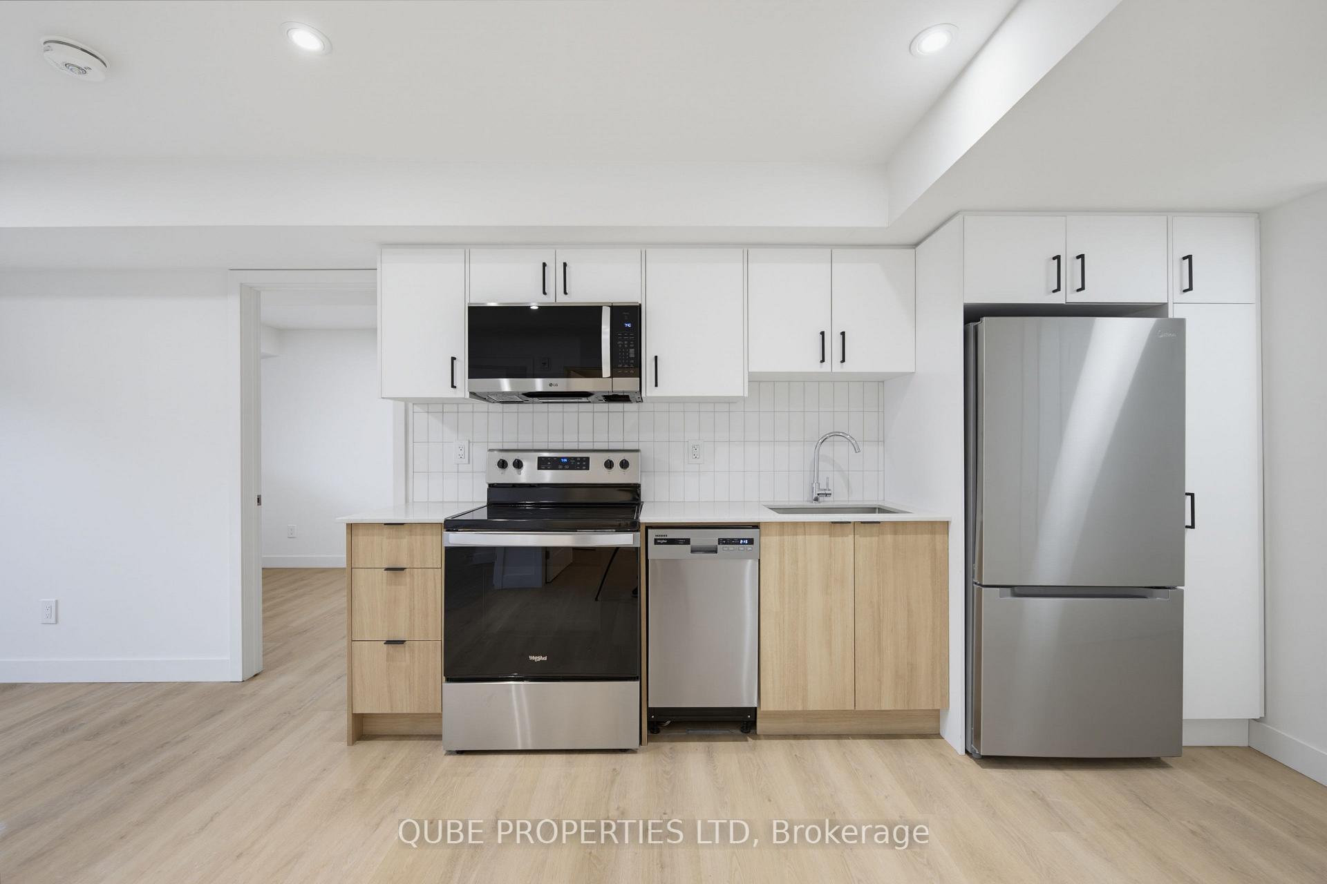 Photo 4 of Unit Unit 5, 15 Larch Street, Ottawa, West Centre Town — HOMEH