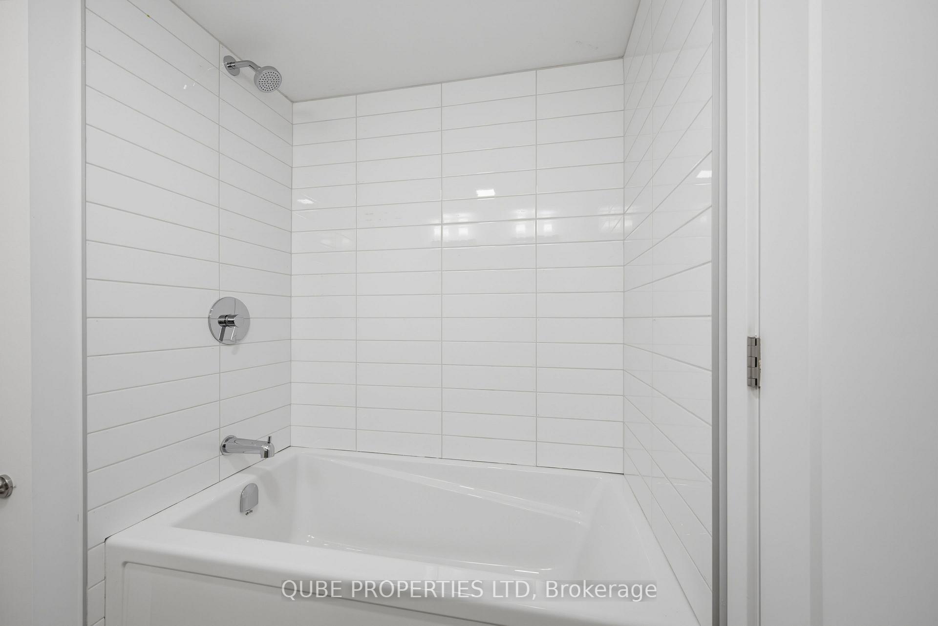 Photo 8 of Unit Unit 5, 15 Larch Street, Ottawa, West Centre Town — HOMEH