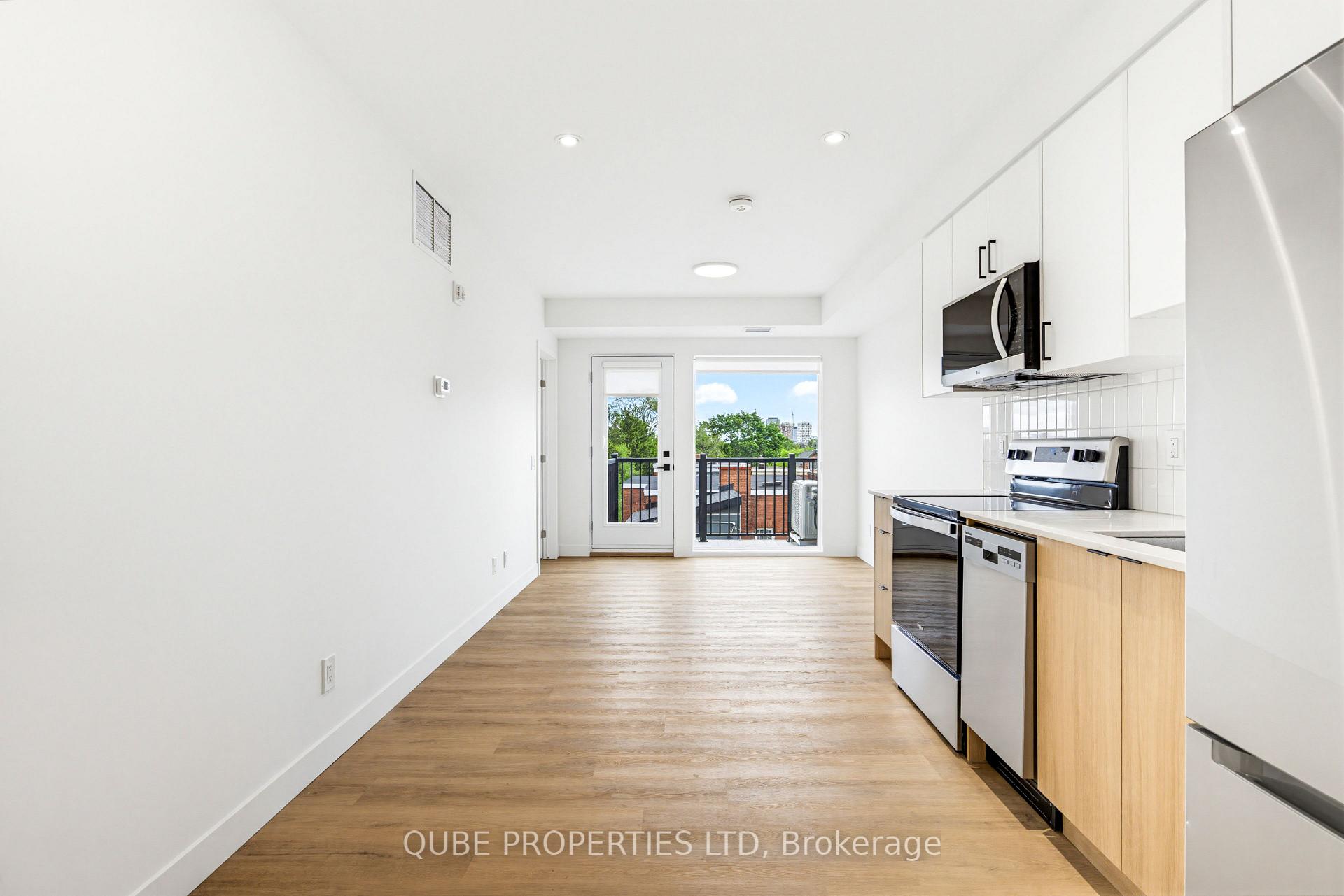 Photo 5 of Unit Unit 304, 15 Larch Street, Ottawa, West Centre Town — HOMEH