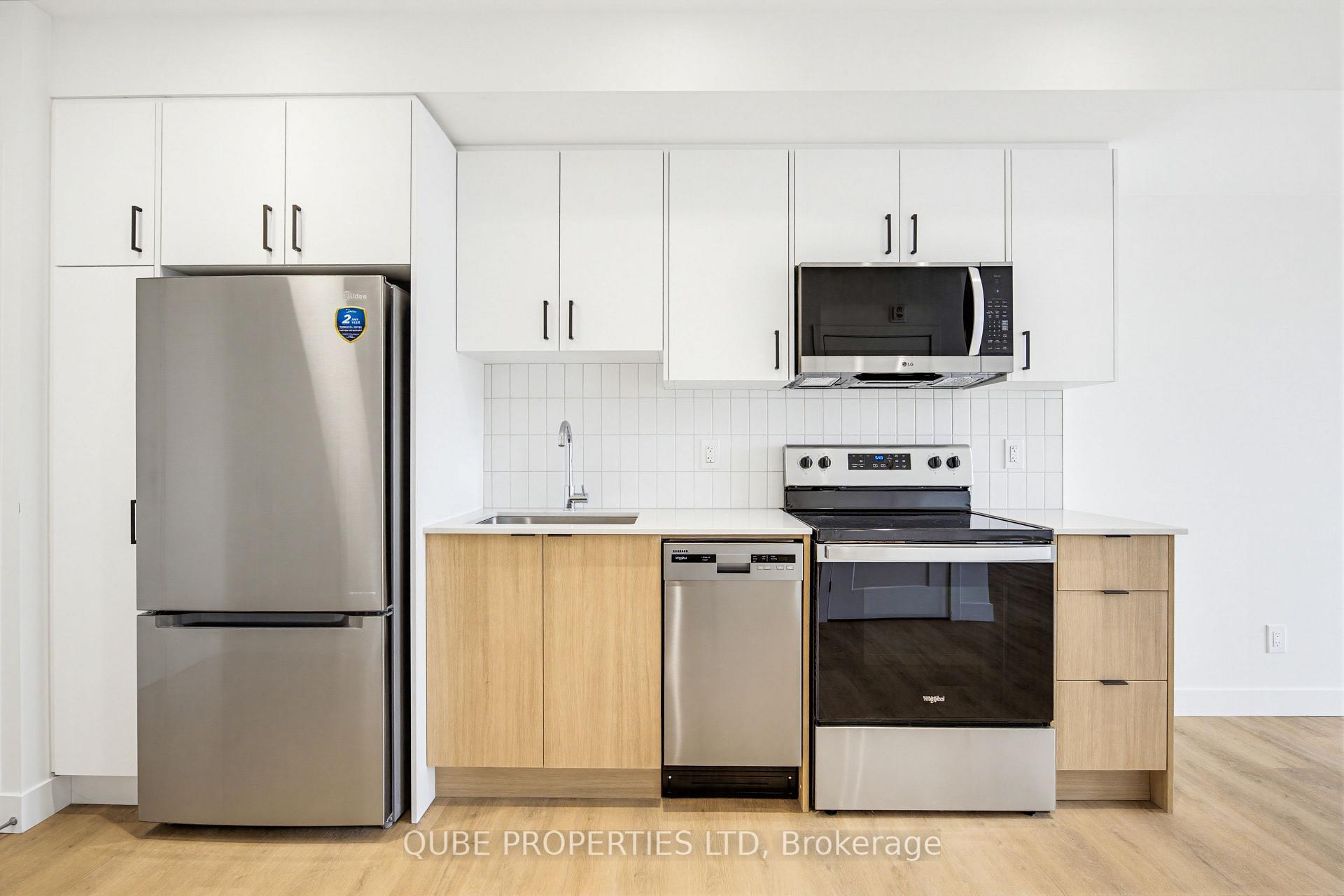 Photo 2 of Unit Unit 305, 15 Larch Street, Ottawa, West Centre Town — HOMEH