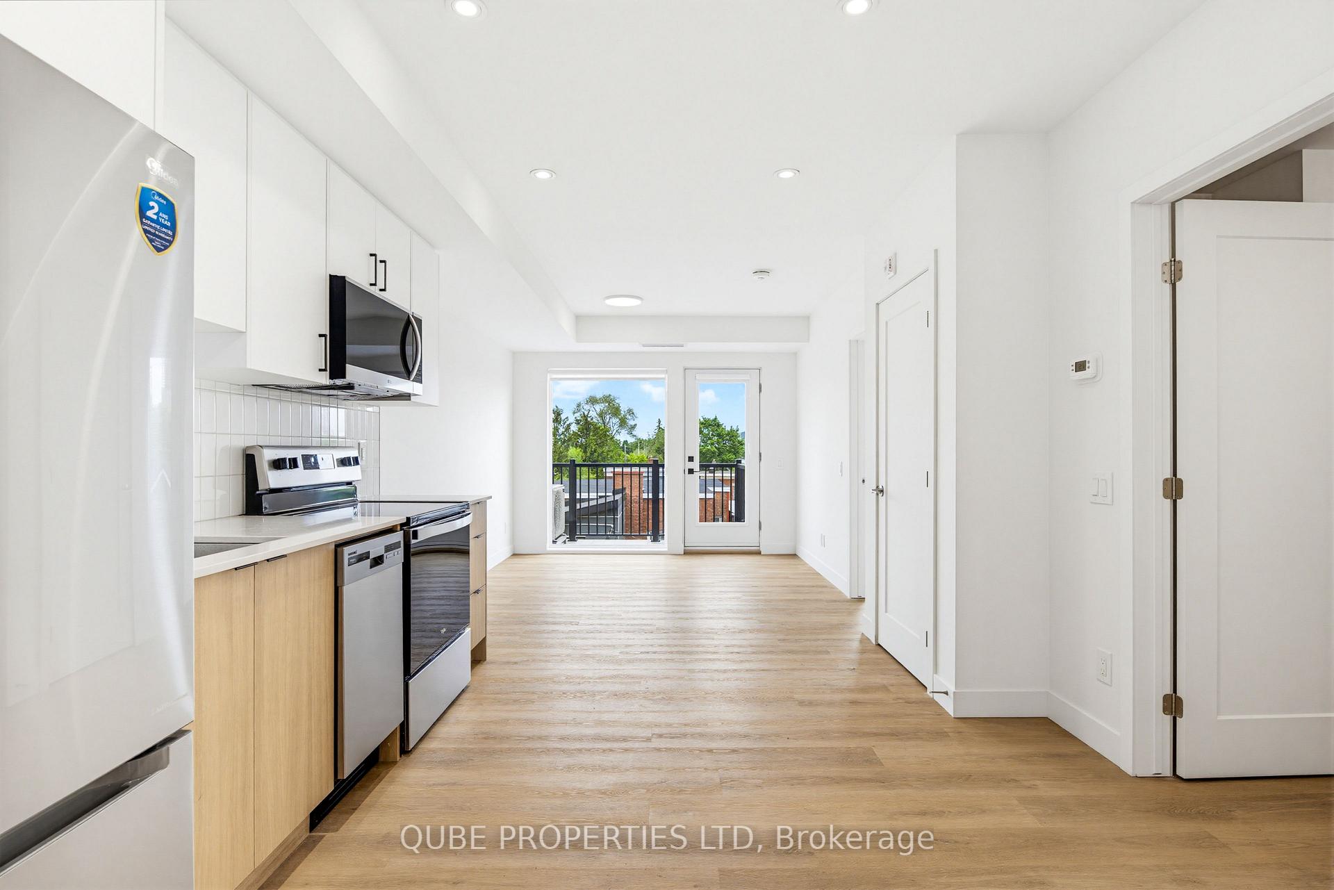 Photo 3 of Unit Unit 305, 15 Larch Street, Ottawa, West Centre Town — HOMEH