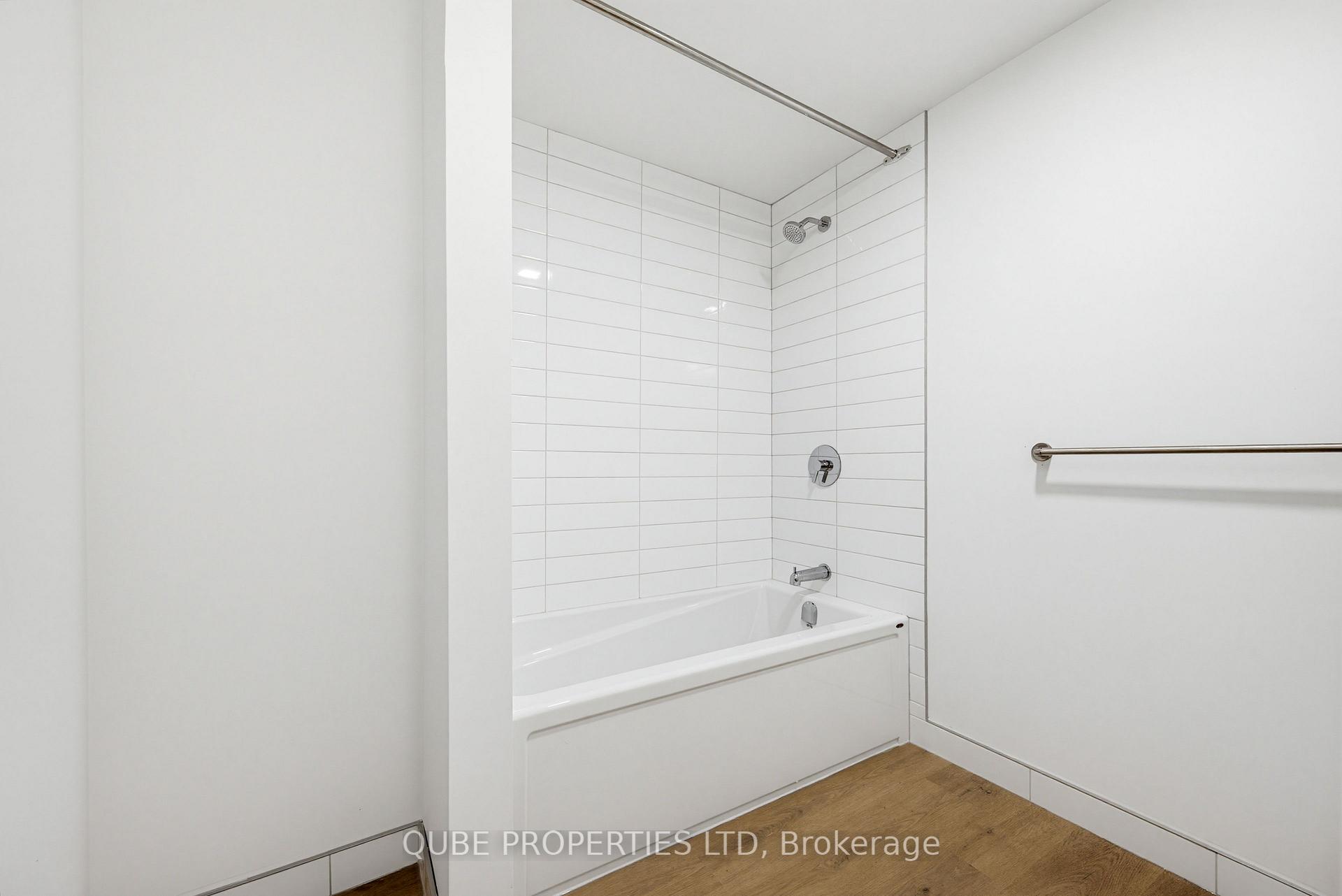 Photo 9 of Unit Unit 305, 15 Larch Street, Ottawa, West Centre Town — HOMEH